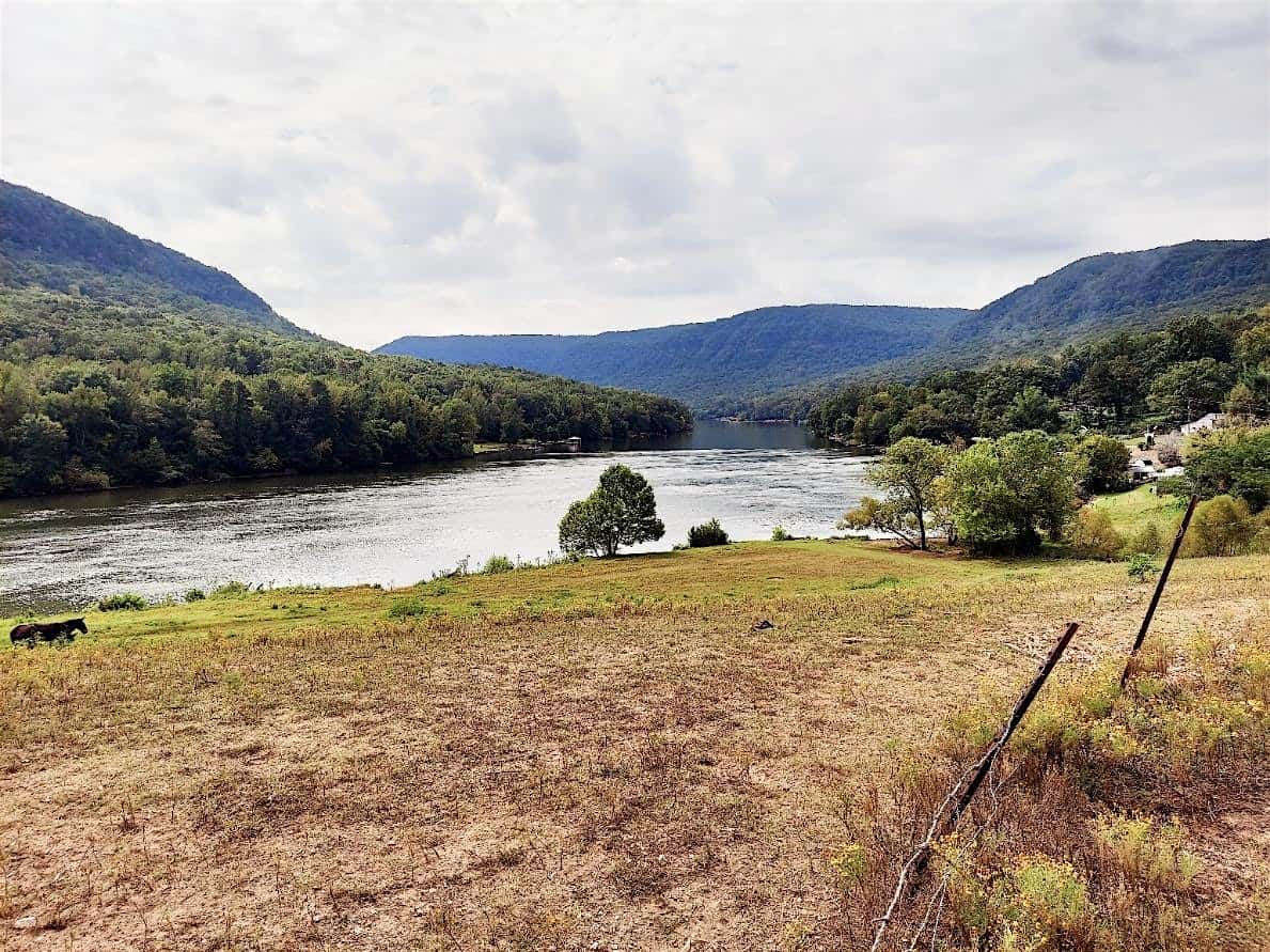 Dark Night Wedding at 19715 River Canyon Rd – Chattanooga, TN