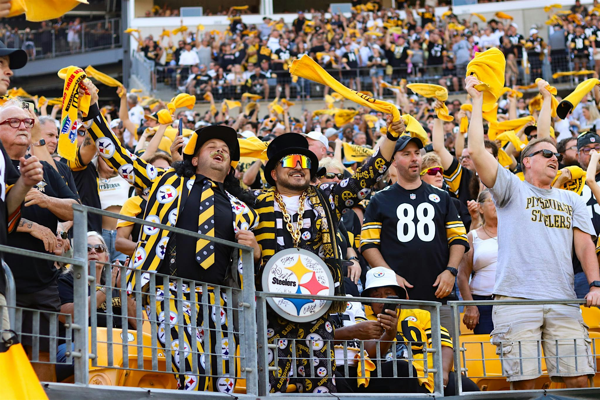 Dinner with Strangers: Steelers Fans Edition at Restaurant of the Week – Pittsburgh, PA