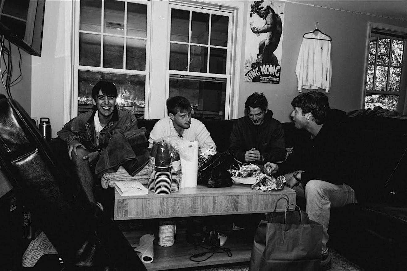 THE BENDS @ ELLIOTT at Elliott Coffee – Dayton, KY