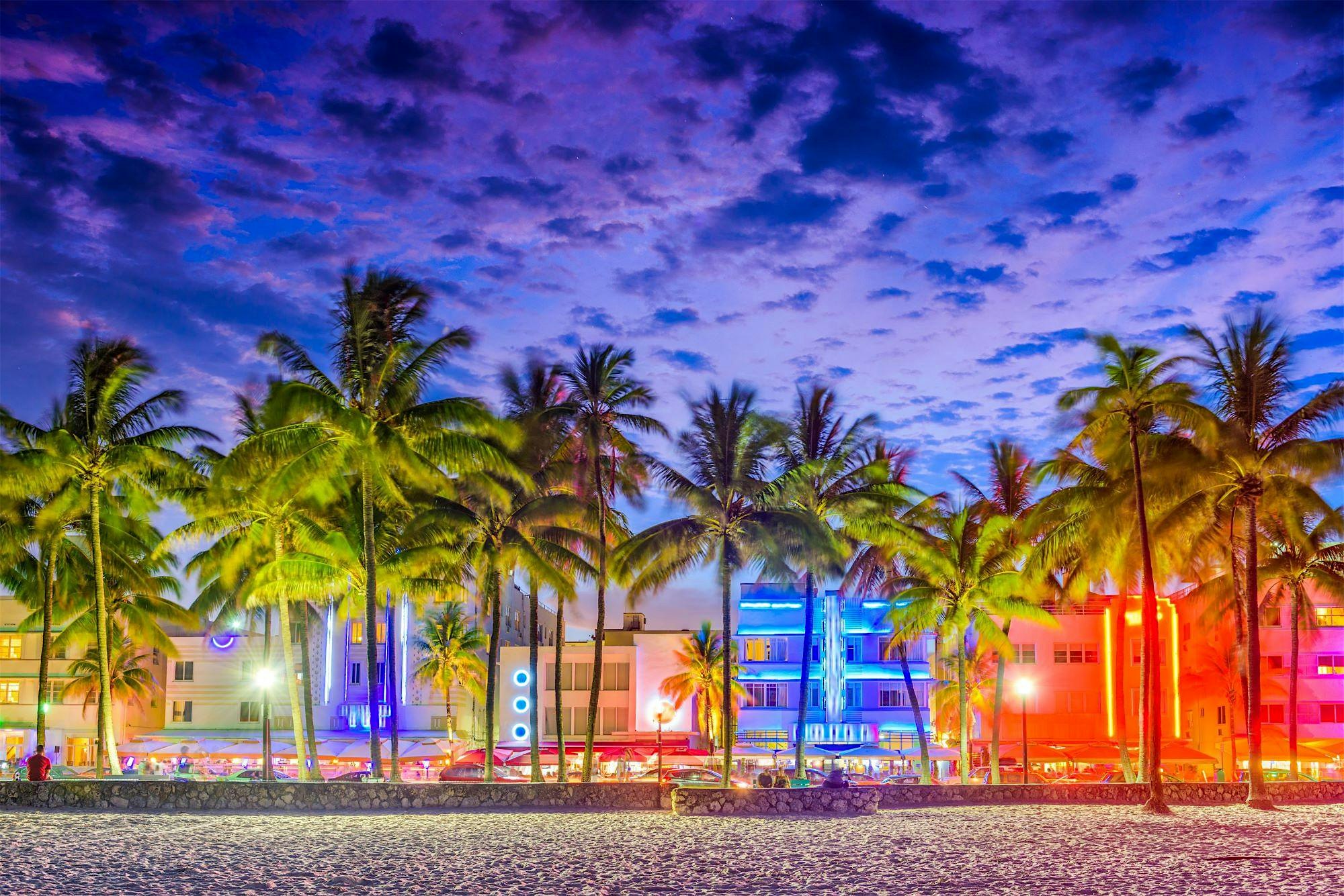 Miami Beach Bar Crawl: Get Sloshed in South Beach at 760 Ocean Dr – Miami Beach, FL