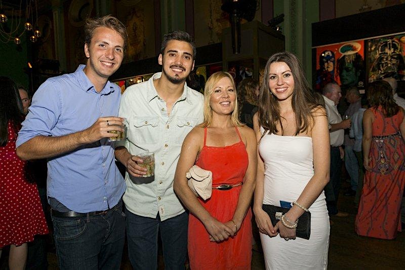 Speed Dating Los Angeles | In-Person | Cityswoon | Ages 30-45 at Pals Bar and Bottle Shop – Los Angeles, CA