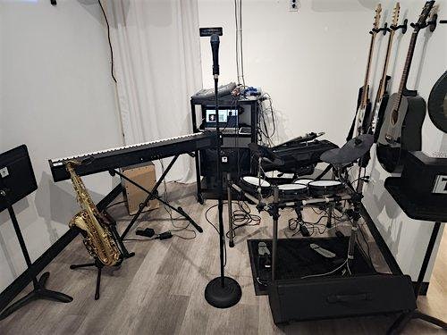 Free Weekly Thursday & Sunday Open Stage (Karaoke/Open Mic) Night at Luvwoo at Luvwoo Bar – St. Louis, MO