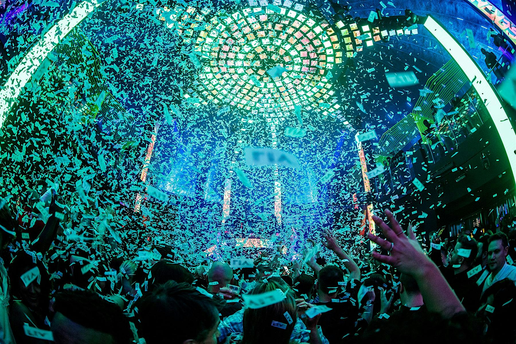 BEST CLUB PACKAGE MIAMI BEACH – OPEN BAR – VIP ADMISSION – PARTY BUS at Ocean Drive – Miami Beach, FL