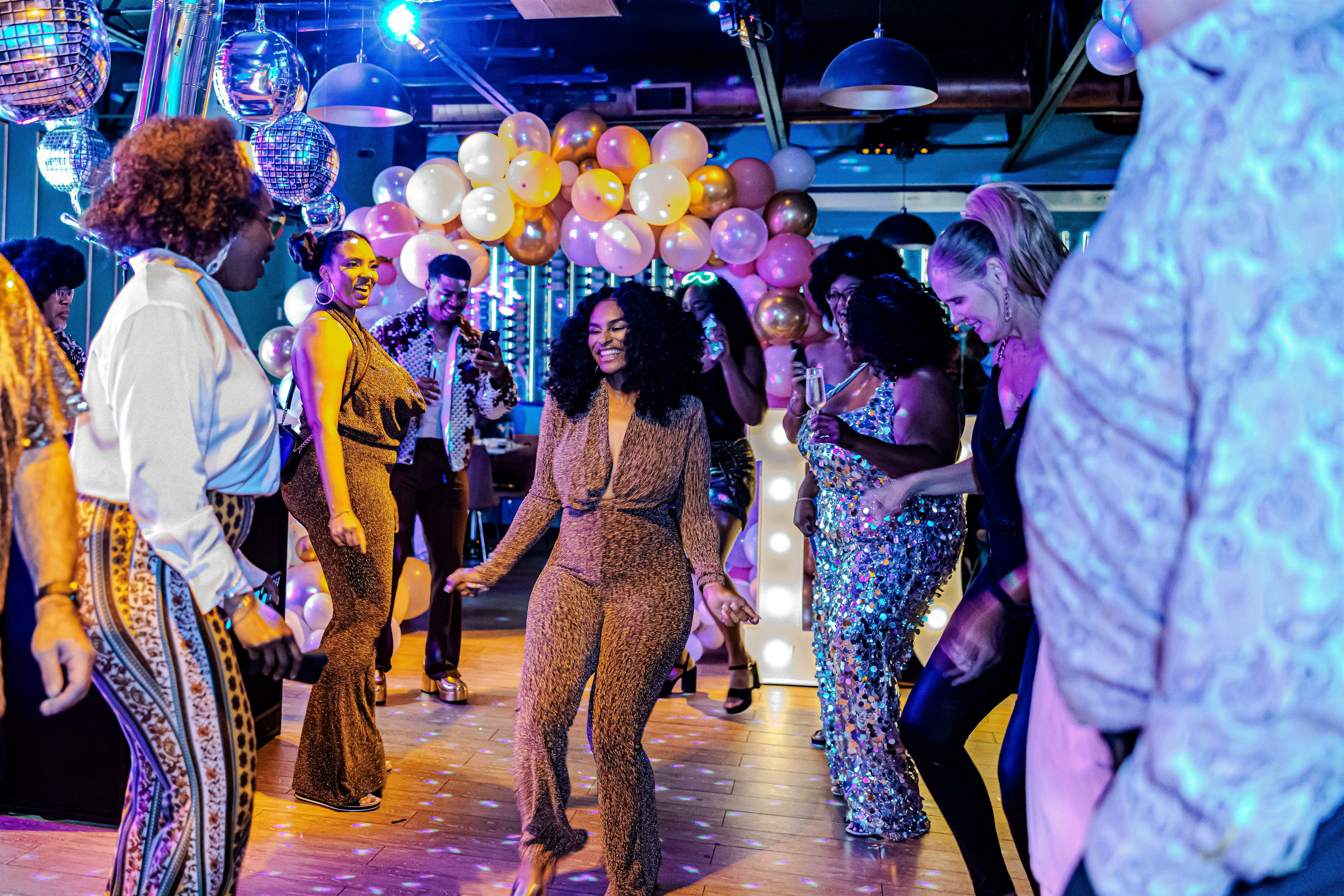 Old School R&B Night in Houston at CAPS Supper Club & Bar – Houston, TX