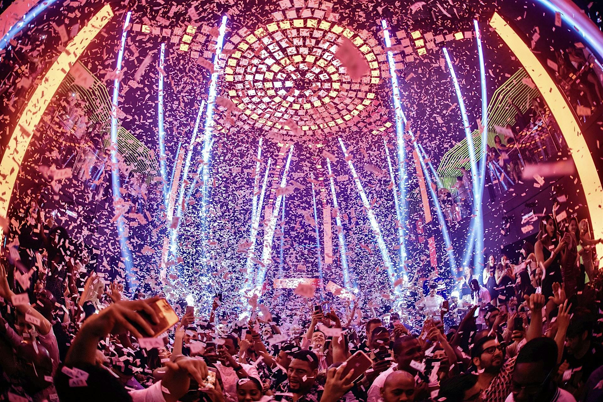 Best Miami Party Package + Open Bar & Limo Party Bus at Ocean Drive – Miami Beach, FL