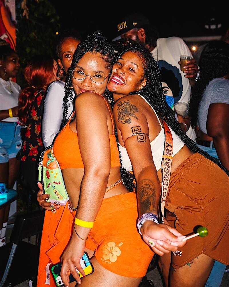 Burgers and Jays HOUSTON at 3030 Travis St – Houston, TX