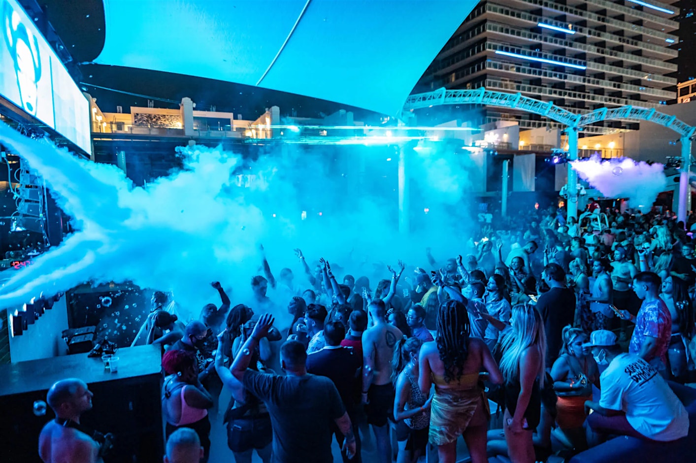 SUNDAY ROOFTOP PARTY WITH NIGHT SWIM @ The Cosmopolitan at The Cosmopolitan of Las Vegas – Las Vegas, NV