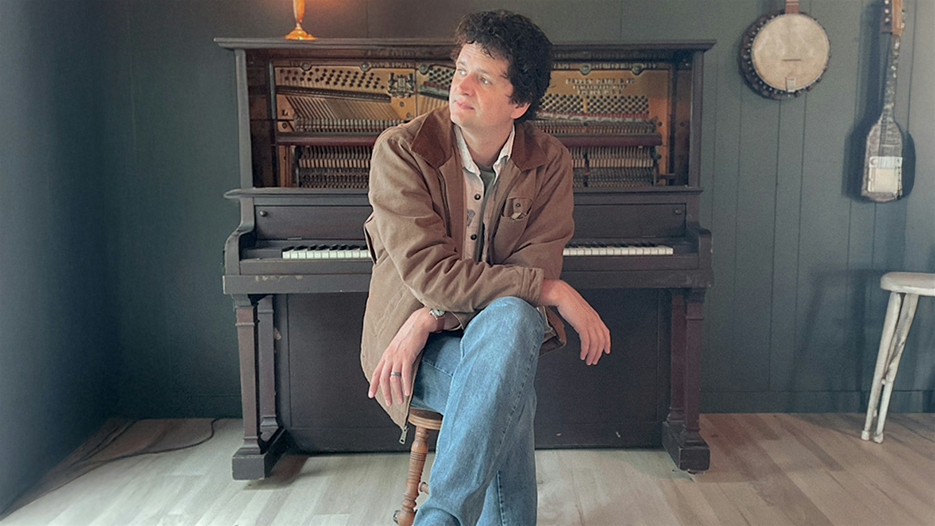 Vian Izak at Swallow Hill Music – Tuft Theatre – Denver, CO