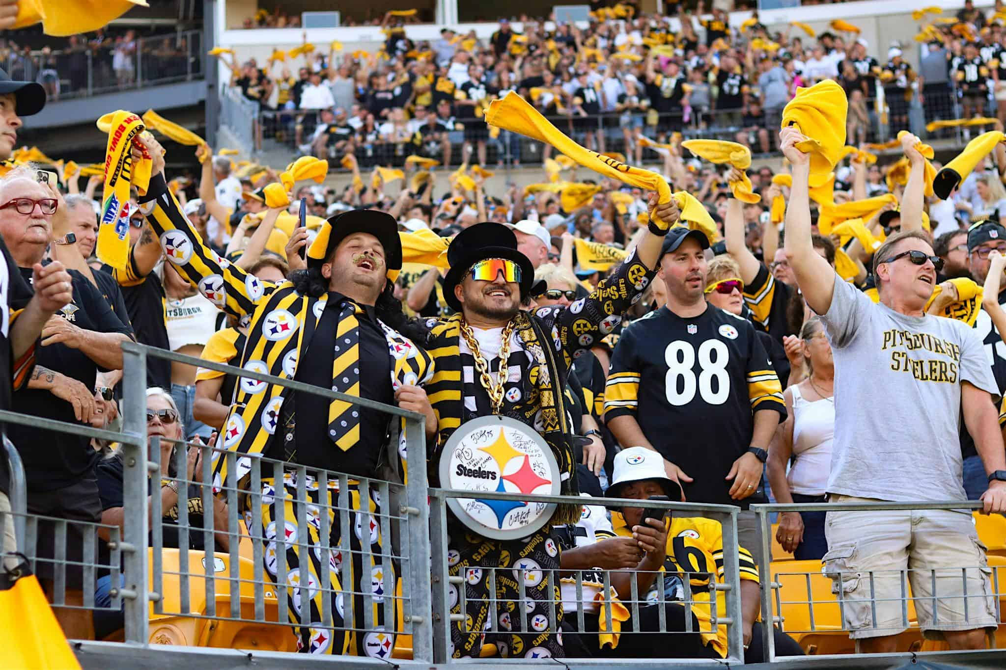Dinner with Strangers: Steelers Fans Edition at Restaurant of the Week – Pittsburgh, PA