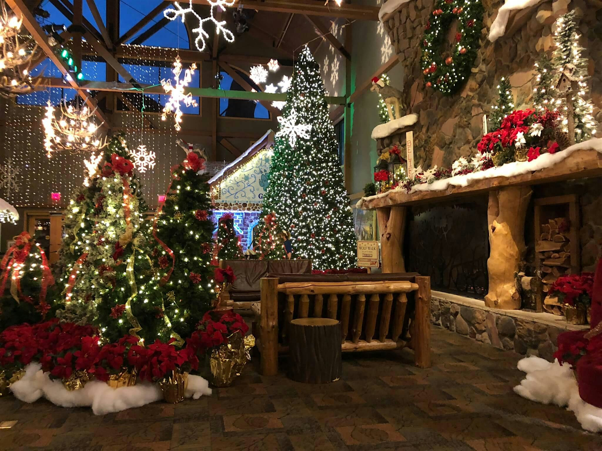Holiday Howl at Great Wolf Lodge | Mashantucket, CT – Ledyard, CT