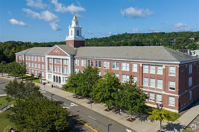 Hamden High Class of 2015 10 Year Reunion at Eli’s On Whitney – Hamden, CT