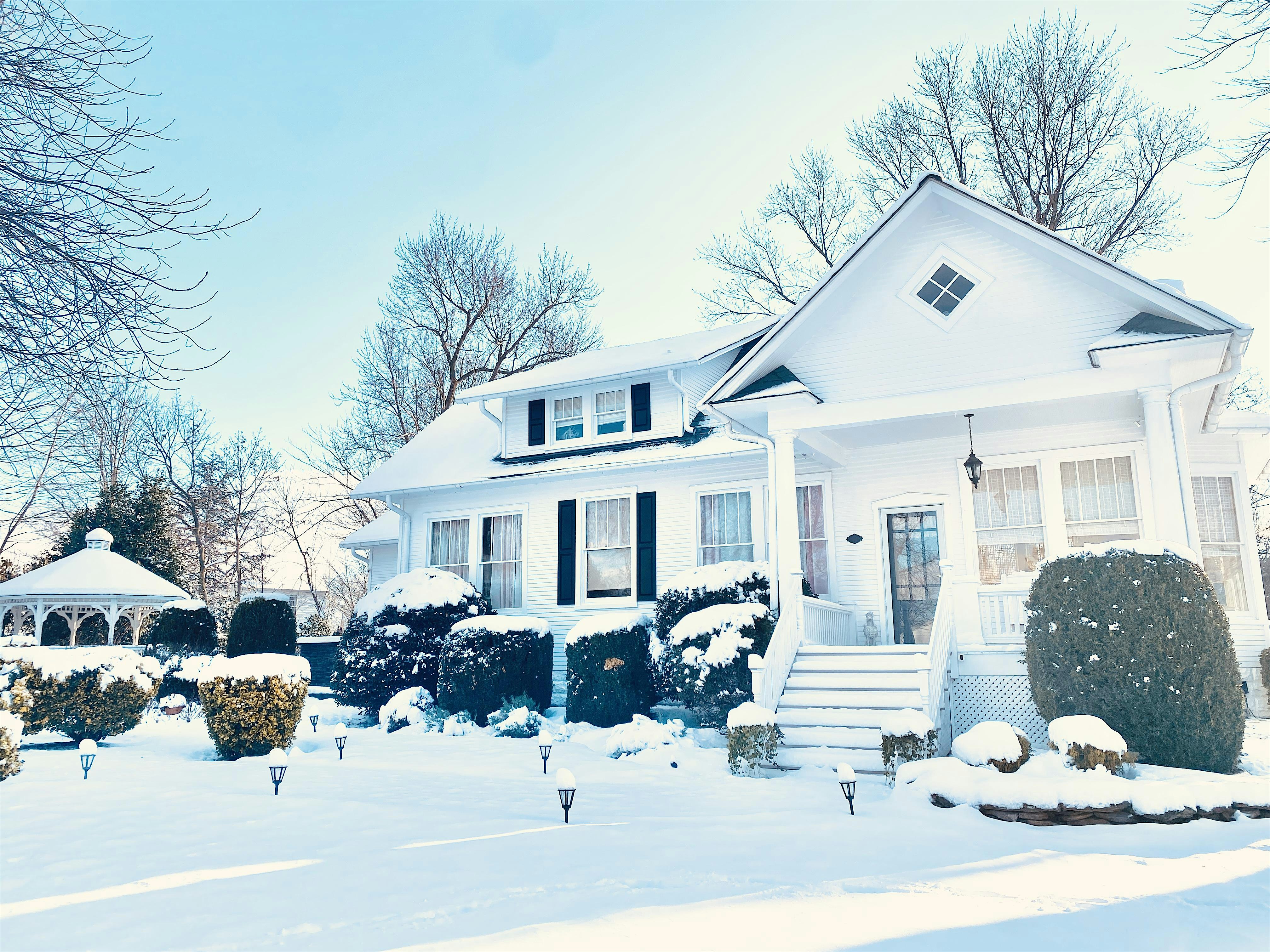 Cozy Castle Holiday Bouquet and Lunch at The Cozy Castle – Ijamsville, MD