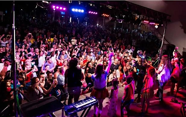 Ring in 2026 with Keys to The Future Featuring The Deloreans at DoubleTree by Hilton Hotel Williamsburg – Williamsburg, VA