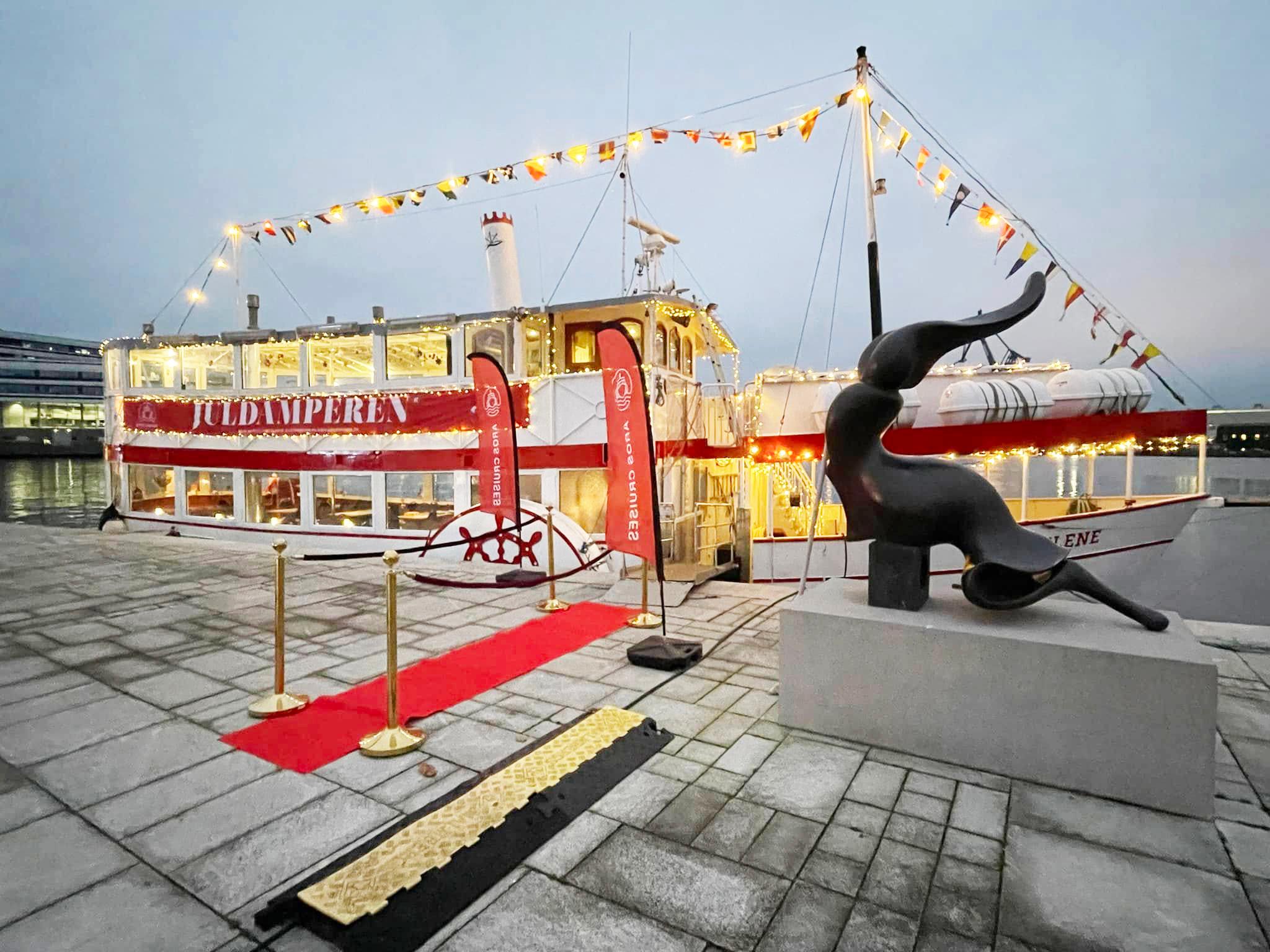 Aarhus: Christmas Harbour Cruise with Local Guide – Aarhus, Denmark