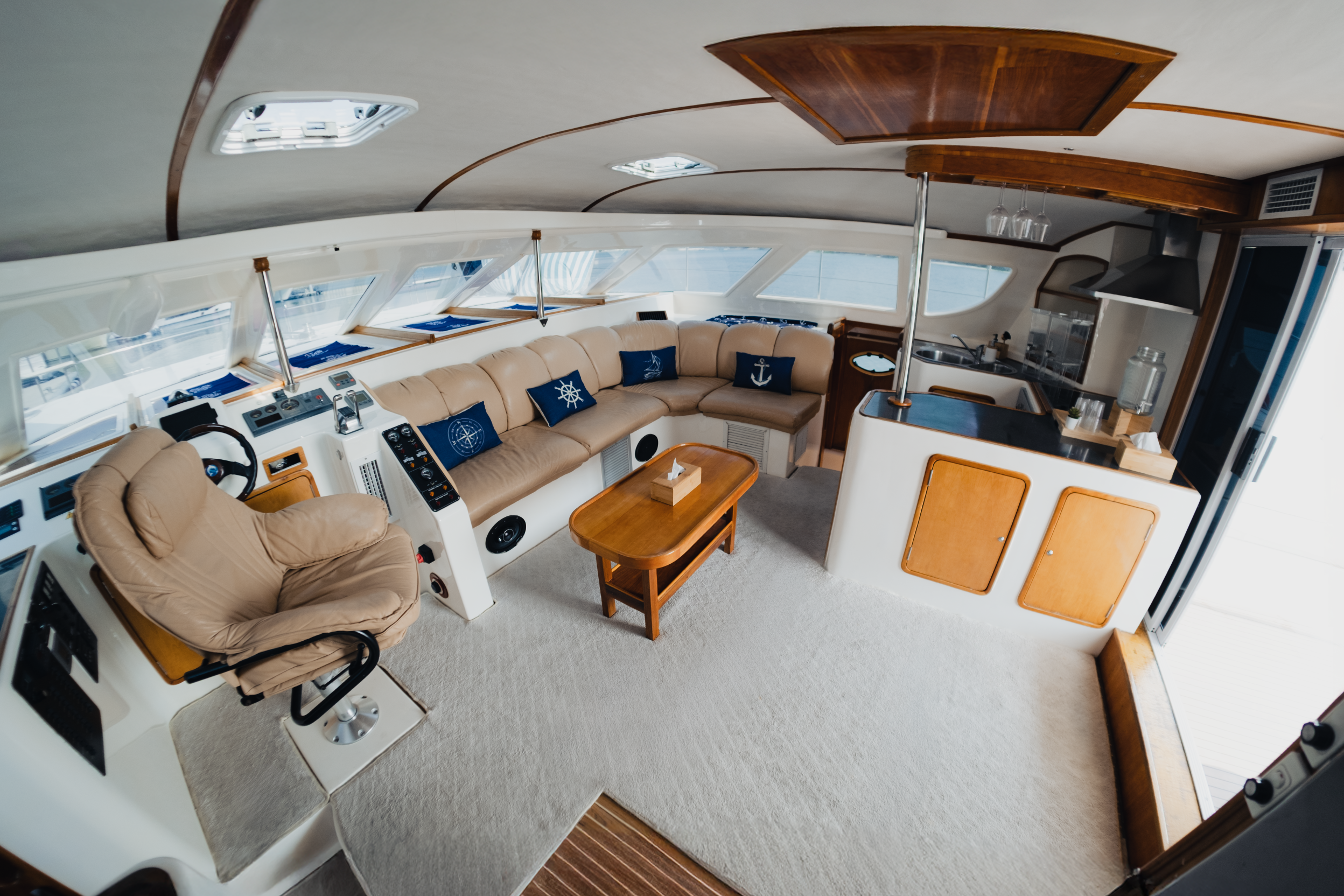 Abu Dhabi Catamaran Cruise: 2hr trip from 10:00AM to 12:00PM – Abu Dhabi, United Arab Emirates