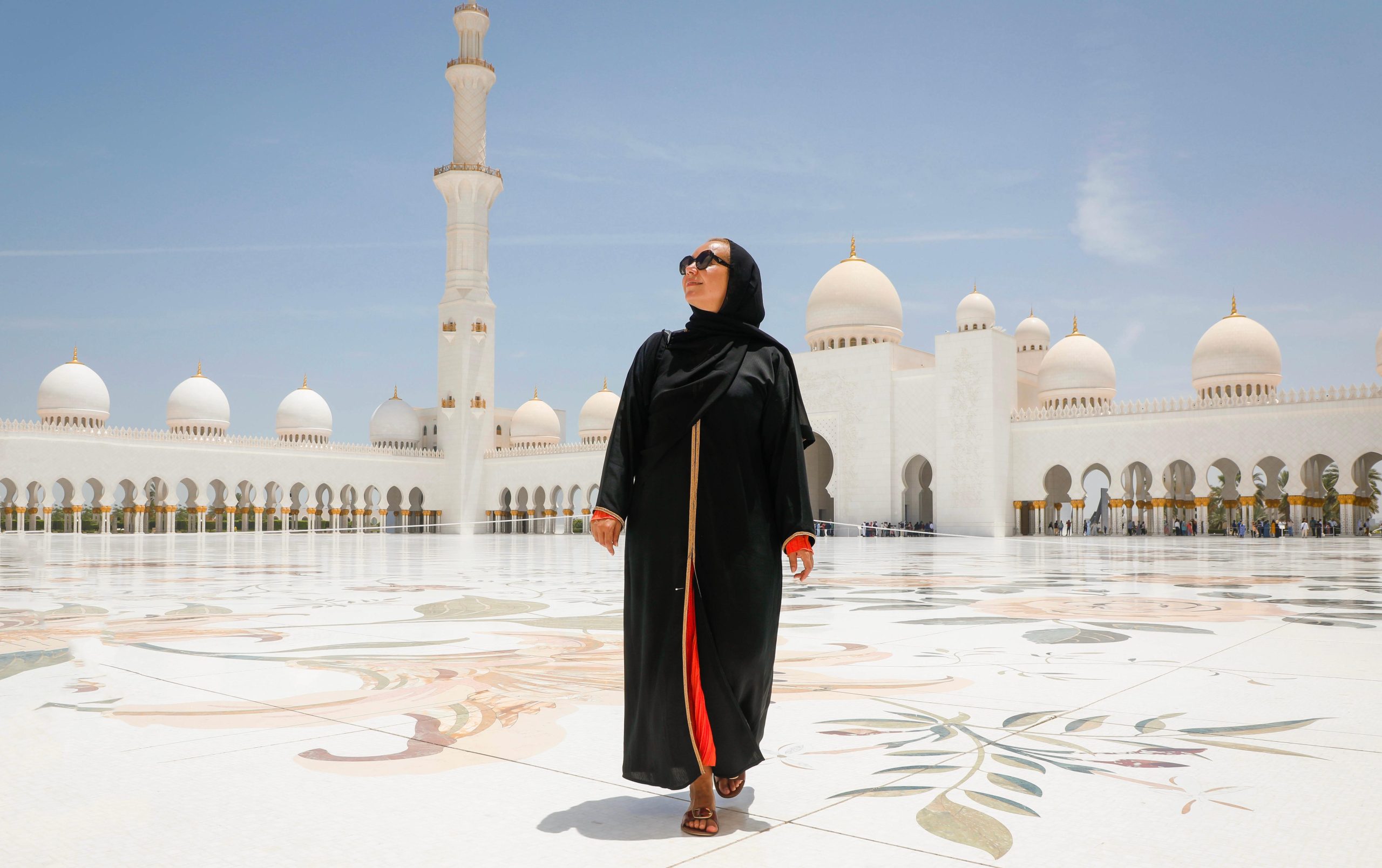 Abu Dhabi: Sheikh Zayed Grand Mosque Tour with Photographer – Abu Dhabi, United Arab Emirates