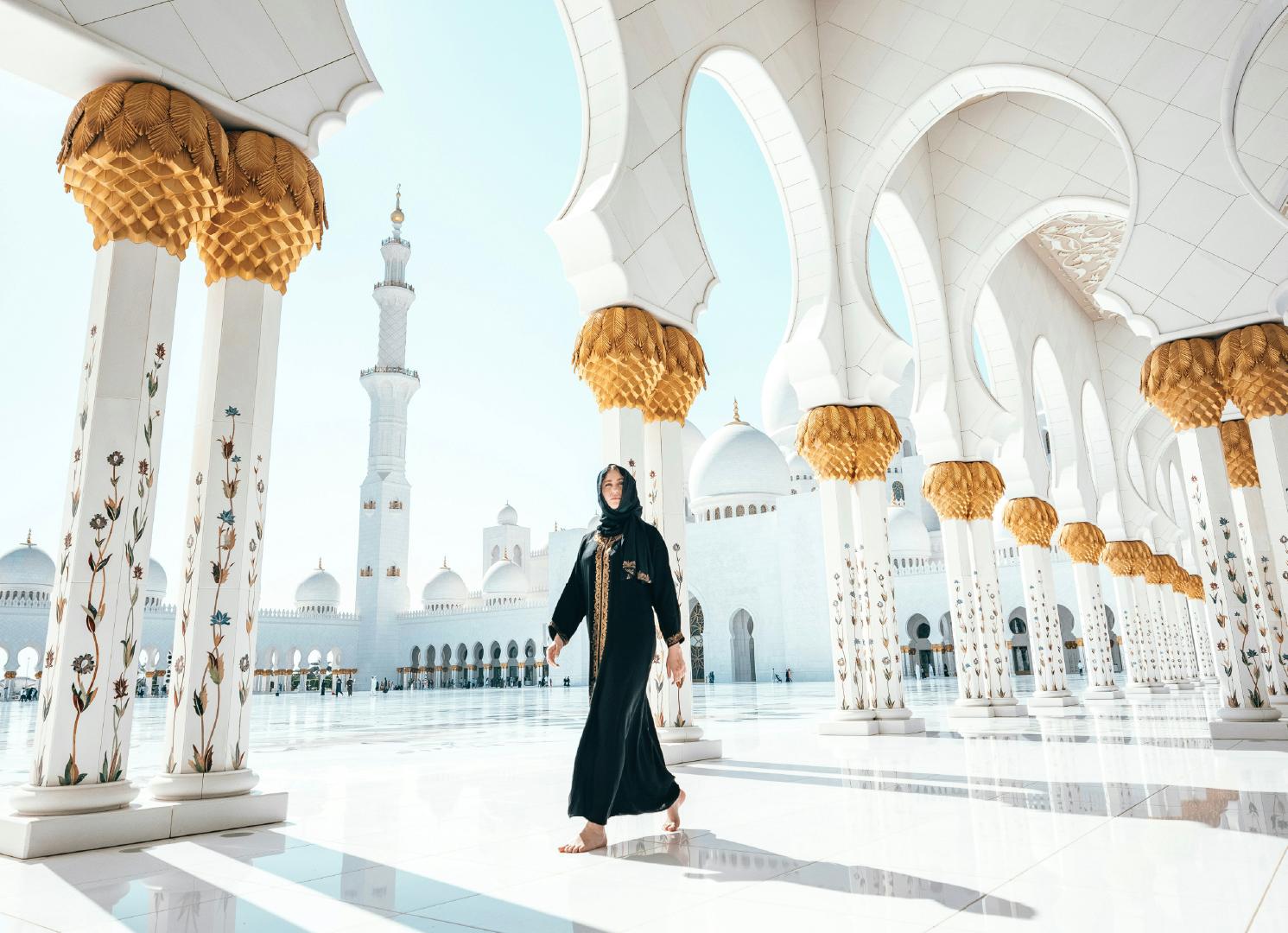 Abu Dhabi Walking Tour: Sheikh Zayed Mosque & Library – Abu Dhabi, United Arab Emirates