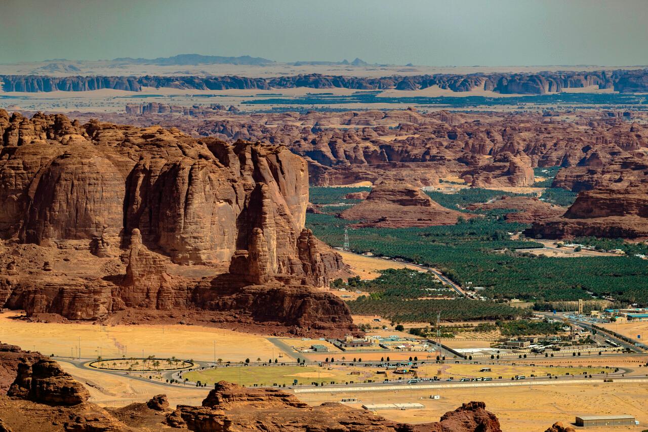 AlUla: Ancient Wonders & City Tour with Lunch – Saudi Arabia