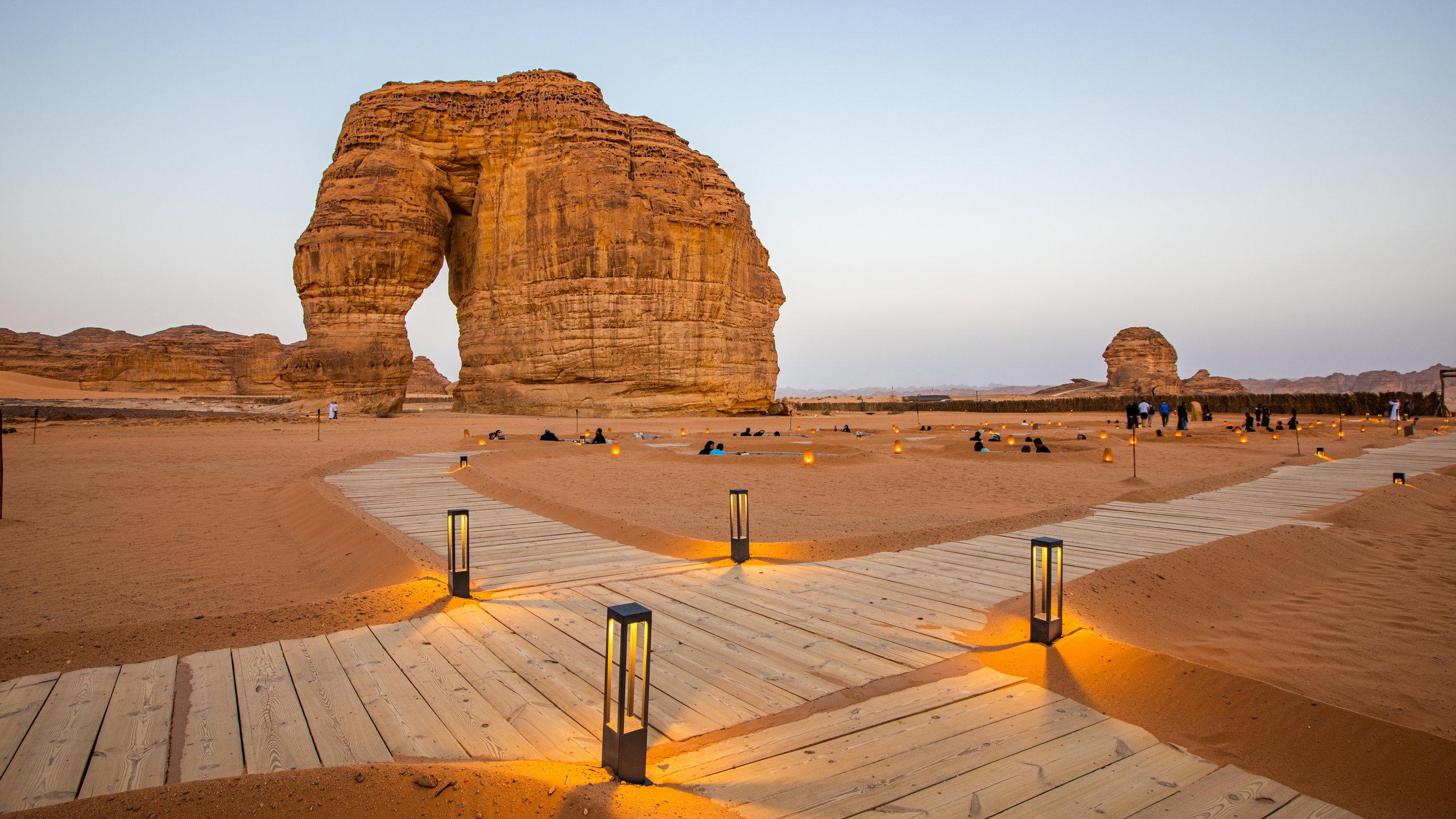 Alula: Day Trip with Snacks and Drinks – Saudi Arabia