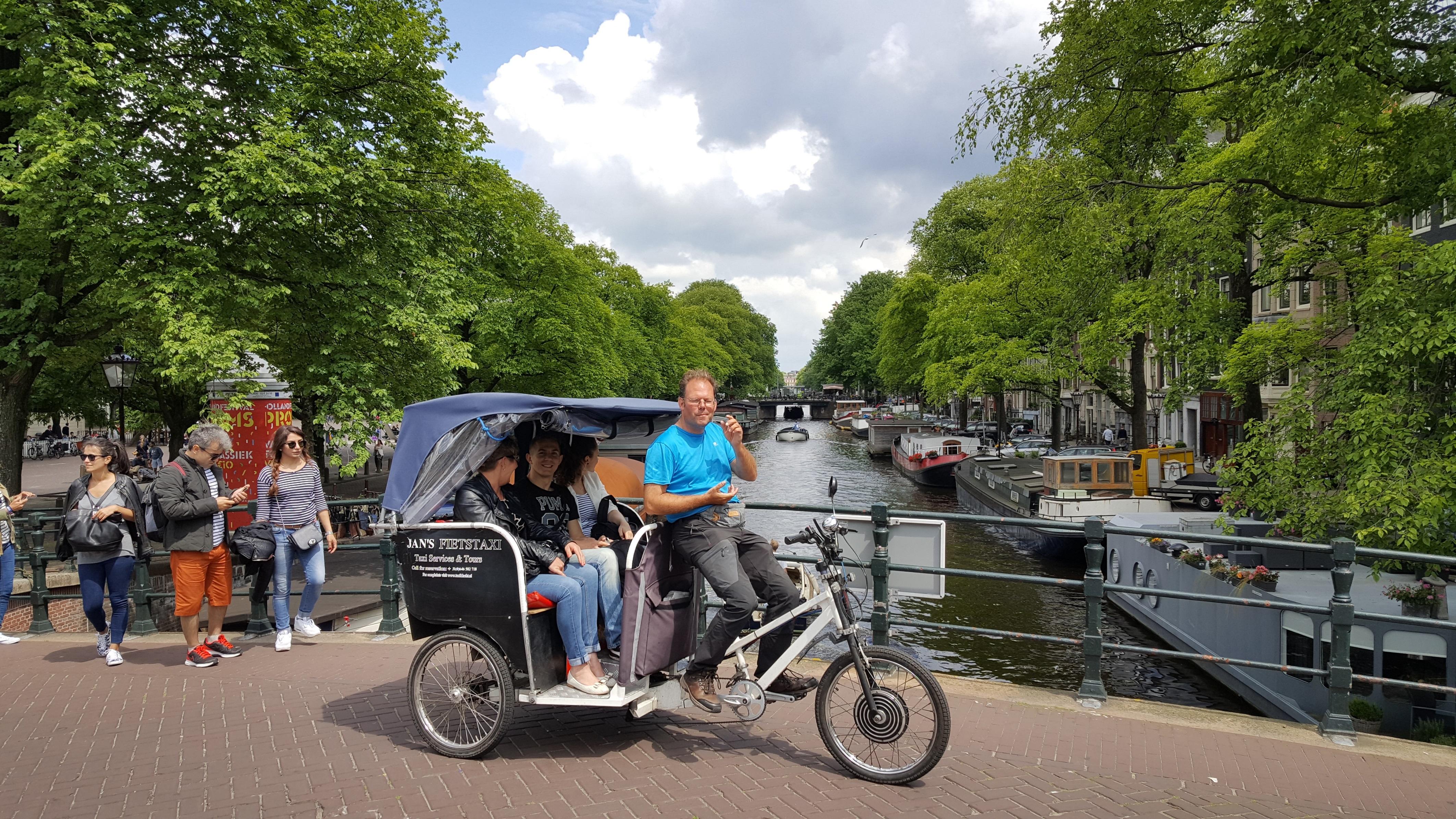 Amsterdam: 2-Hour Sightseeing Tour by Rickshaw – Amsterdam, Netherlands