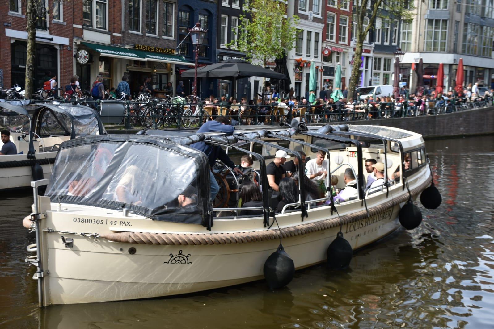Amsterdam: 420 Smoke-Friendly Boat Tour – Amsterdam, Netherlands