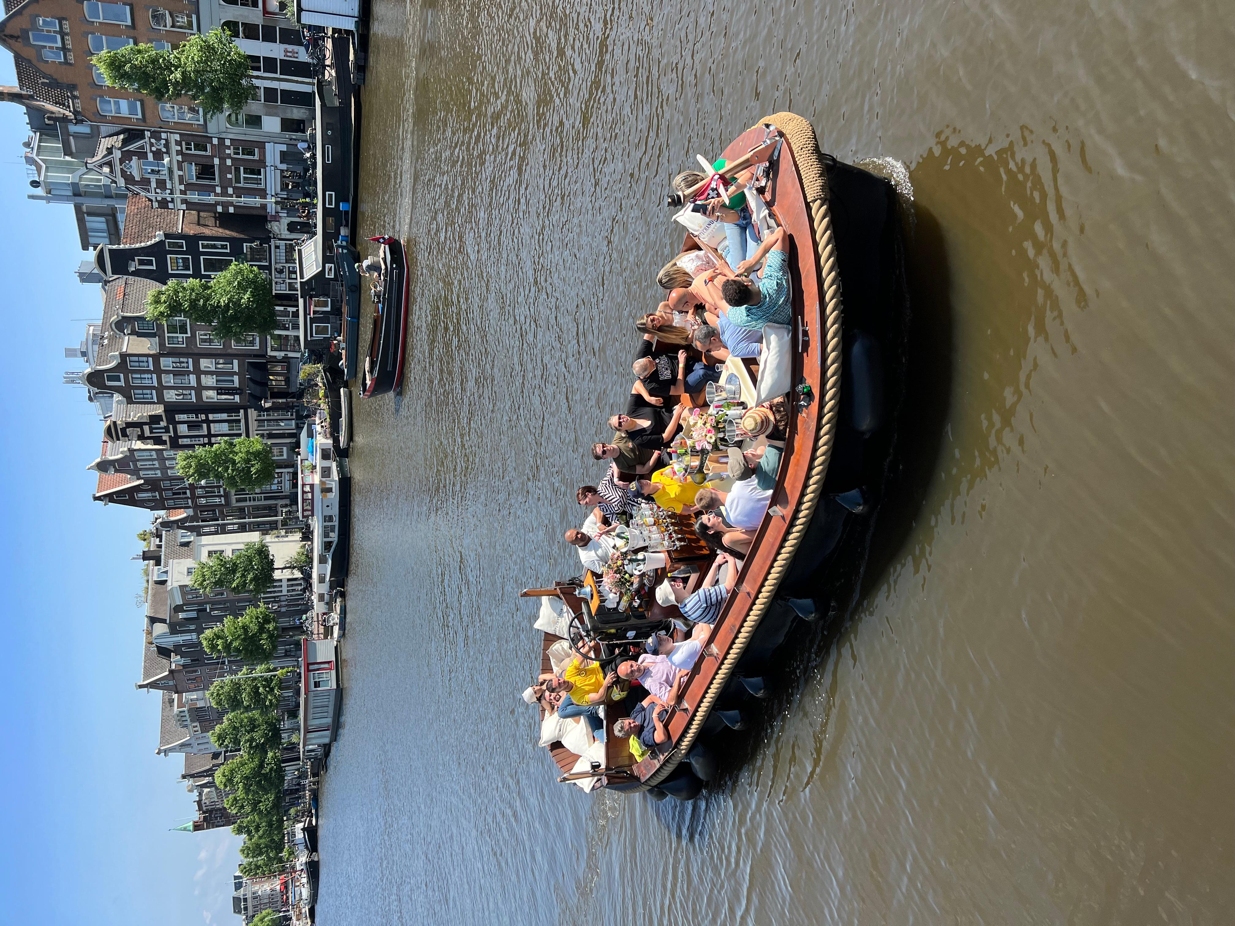 Amsterdam: Boat Tour with Optional Unlimited Drinks – Amsterdam, Netherlands