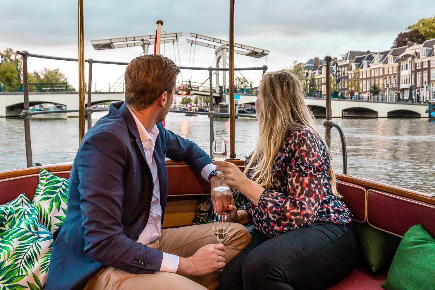 Amsterdam Canal Boat Ride with a Spanish-speaking Guide – Amsterdam, Netherlands