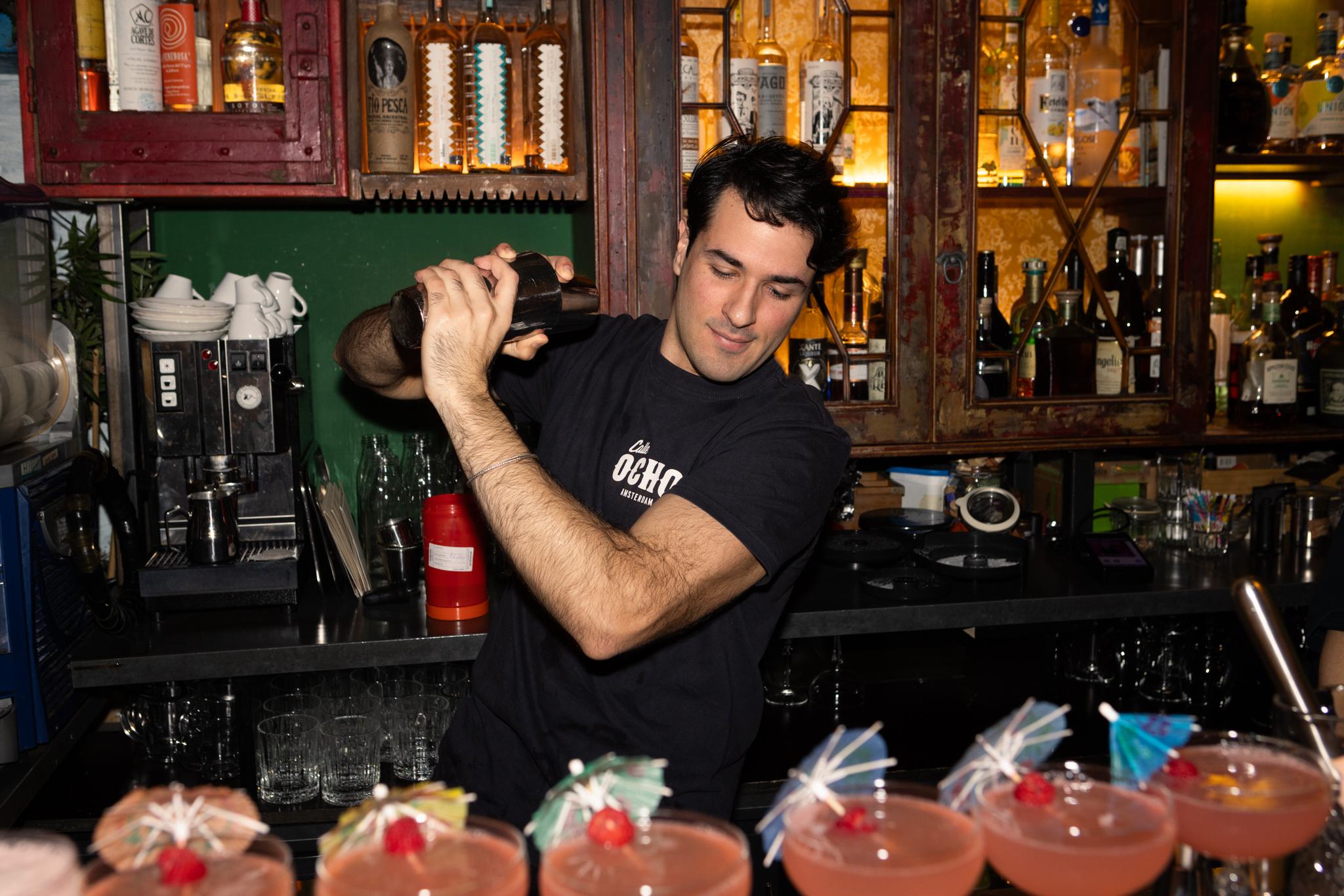 Amsterdam: Cocktail Workshop with Welcome Drink – Amsterdam, Netherlands