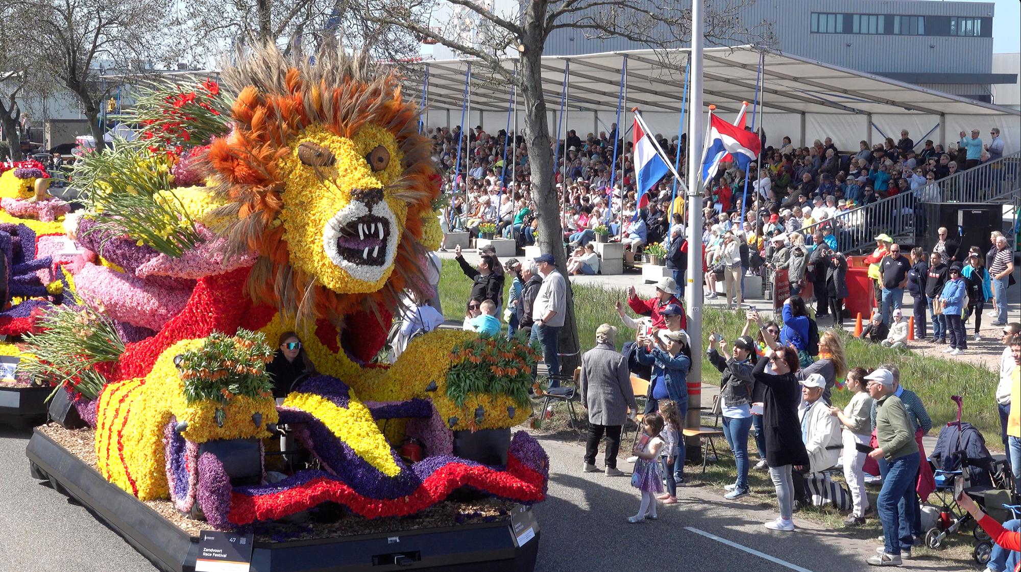 Amsterdam: Flower Parade Grandstand Seat and Keukenhof Tour – Lisse, Netherlands