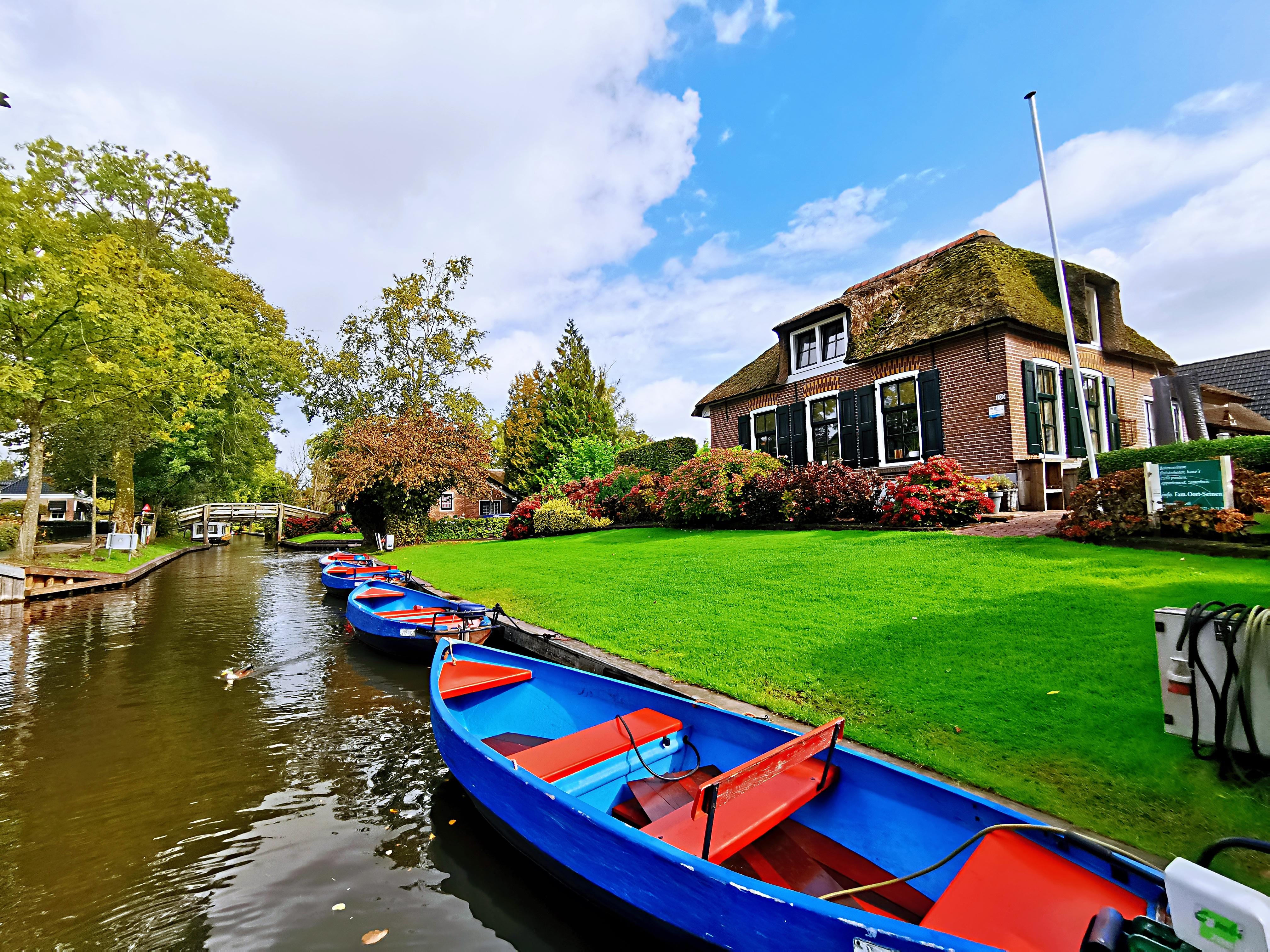 Amsterdam: Giethoorn, Afsluitdijk and Zaanse Schans Day Trip – Den Oever, Netherlands