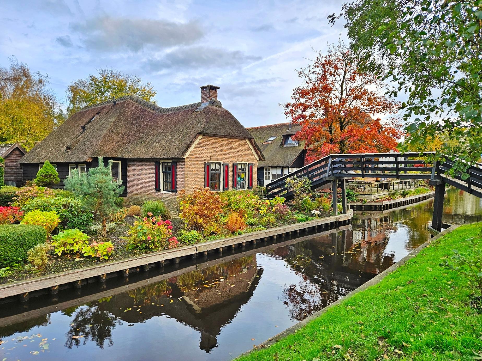 Amsterdam: Giethoorn, Zaandam & Zaanse Schans Tour w/ Pickup – Zaandam, Netherlands