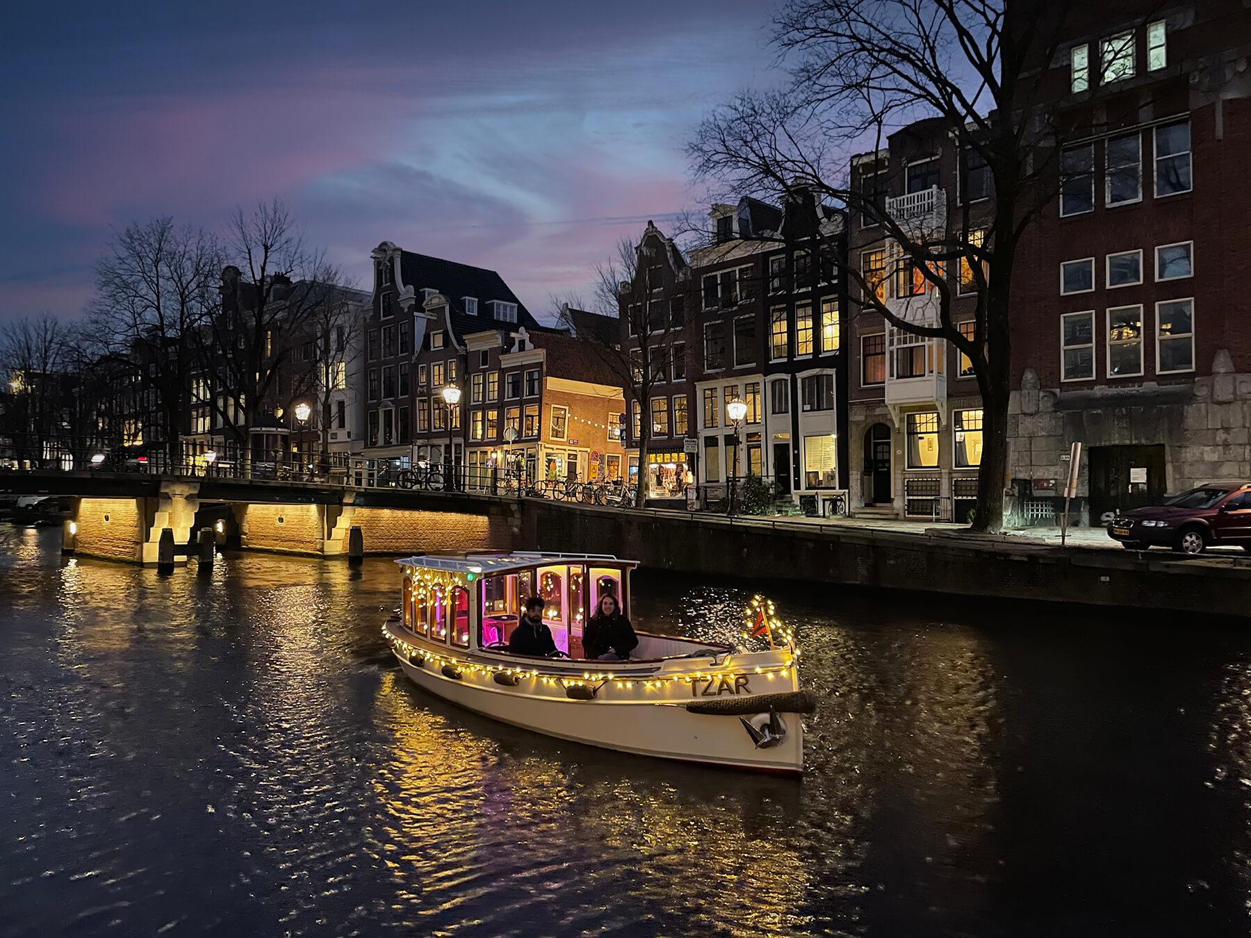 Amsterdam Light Festival Private Cruise incl. welcome drink – Amsterdam, Netherlands