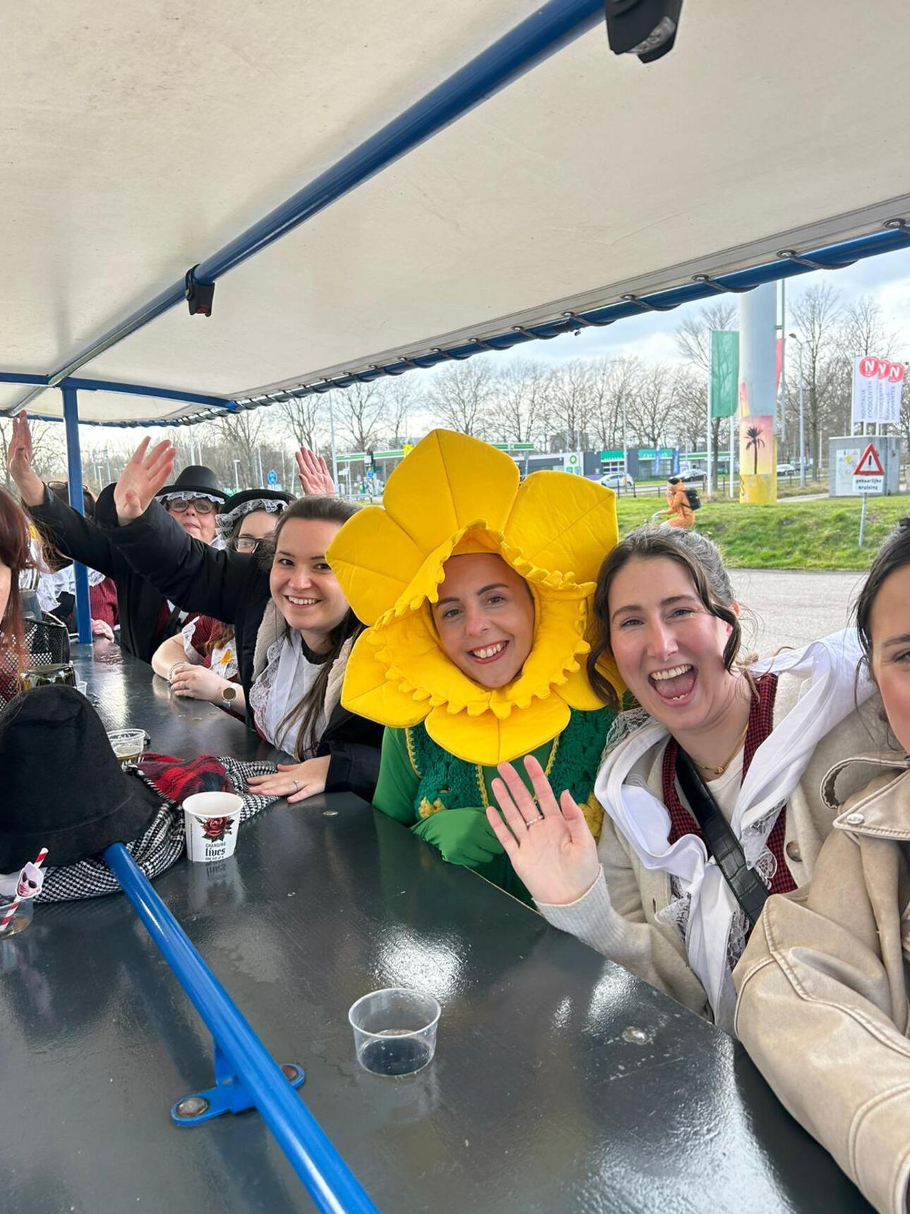 Amsterdam: MIXED – Beer & Bubbles Bike Tour – Amsterdam, Netherlands