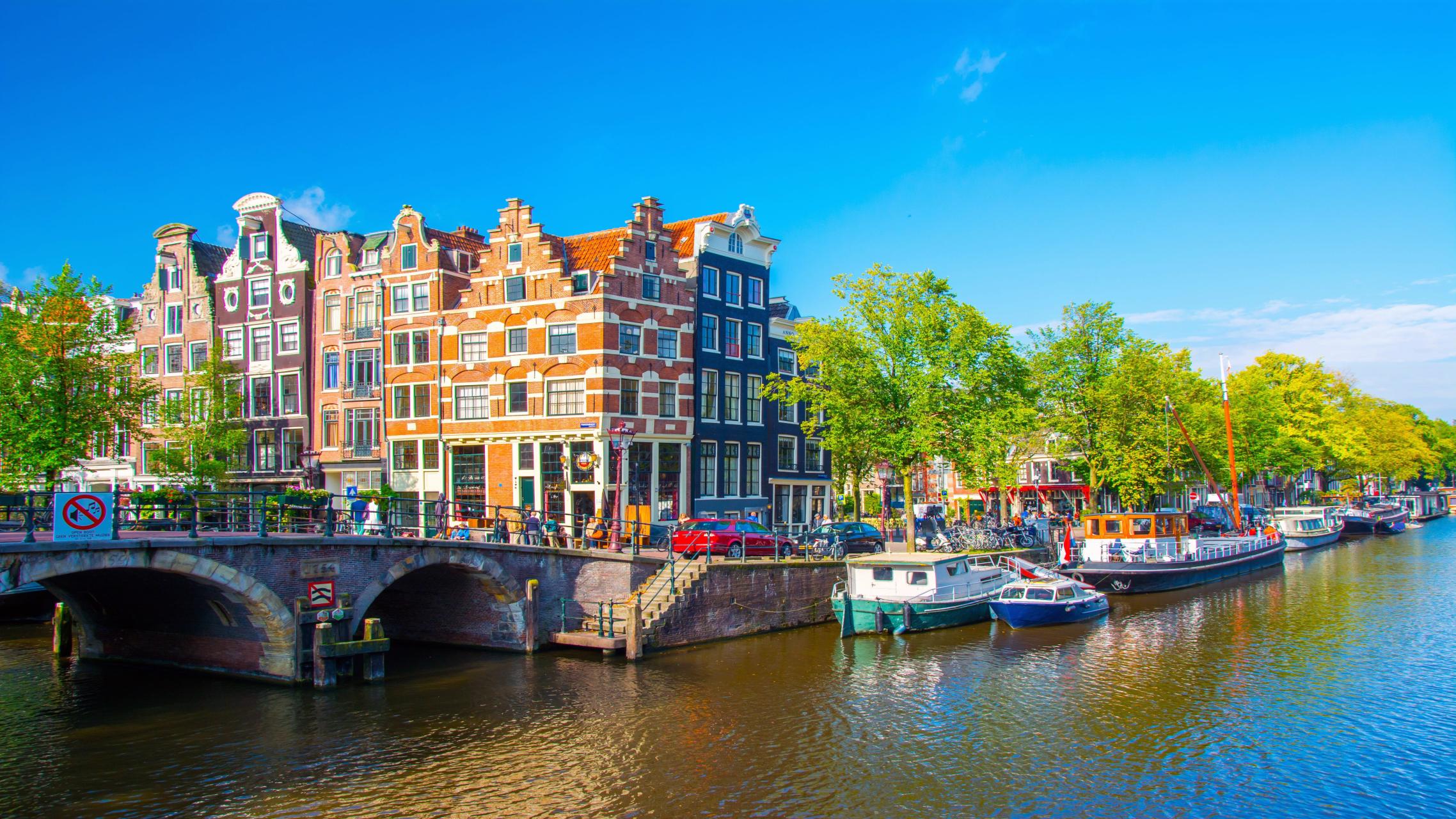 Amsterdam Old Town Highlights Private Guided Walking Tour – Amsterdam, Netherlands