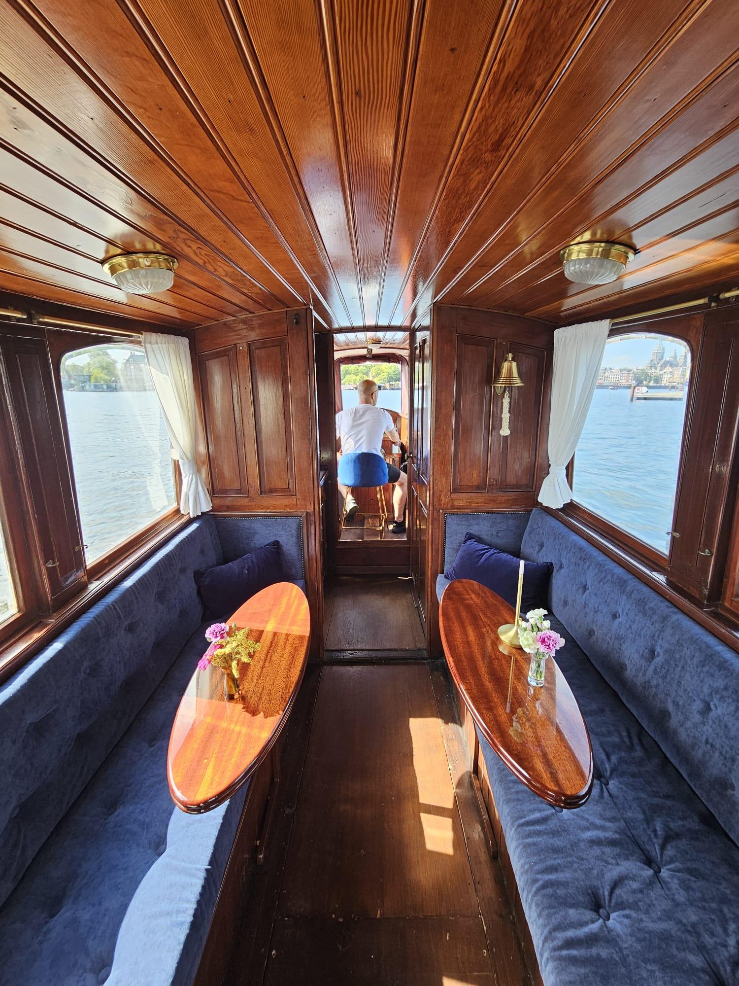 Amsterdam: Private Boat Tour Amsterdam & Welcome Drink 90min – Amsterdam, Netherlands