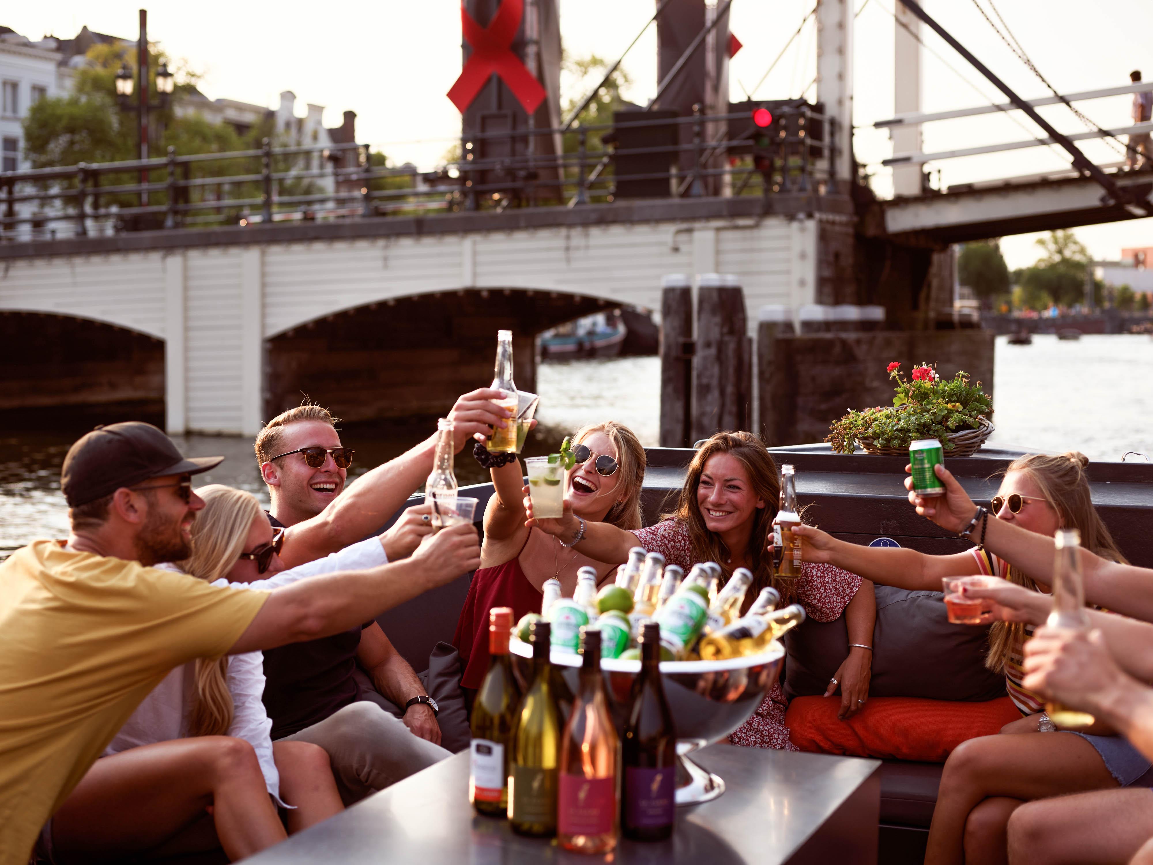 Amsterdam: Private Cruise with Drinks & Optional Snacks – Amsterdam, Netherlands