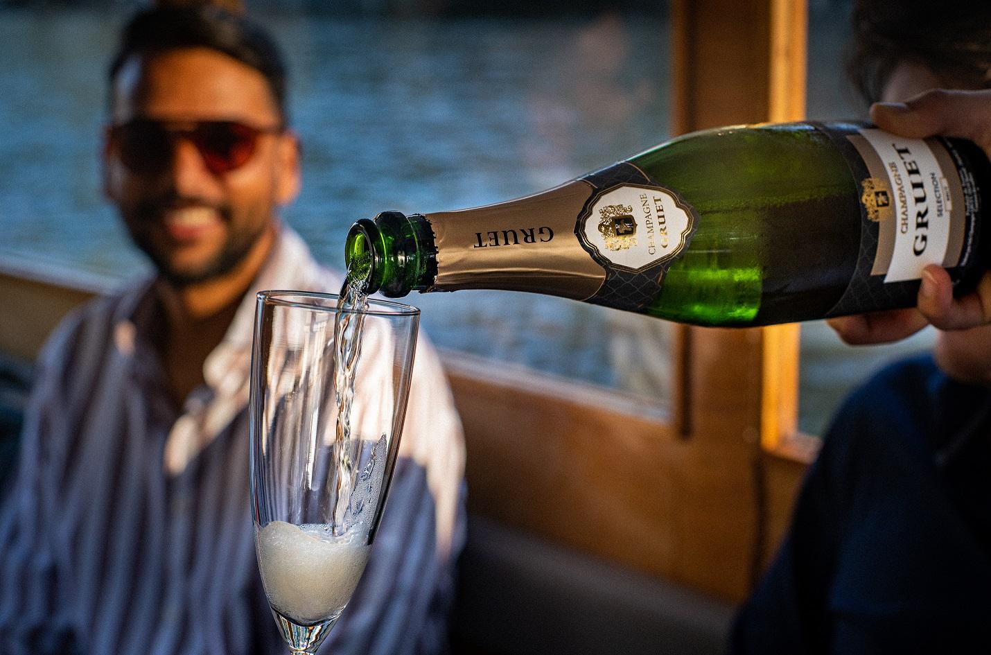 Amsterdam: Private Luxury Champagne Canal Cruise – Amsterdam, Netherlands