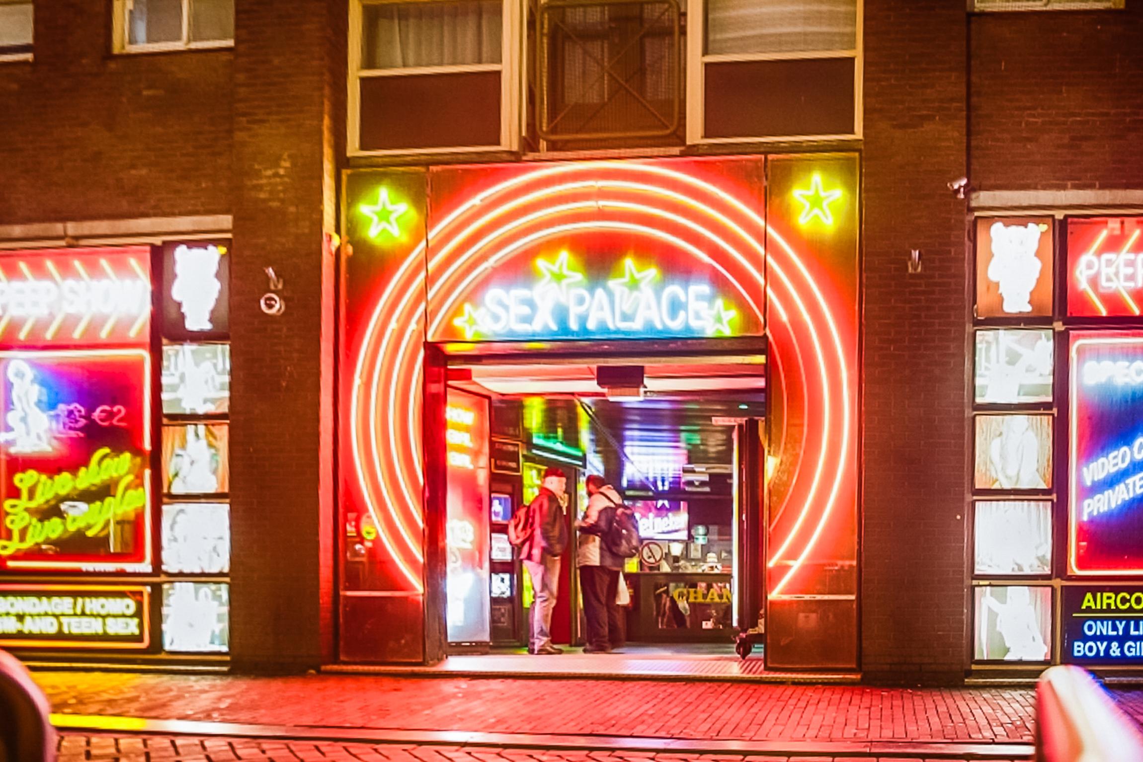 Amsterdam Red Light District & Coffee Shop Tour – Amsterdam, Netherlands