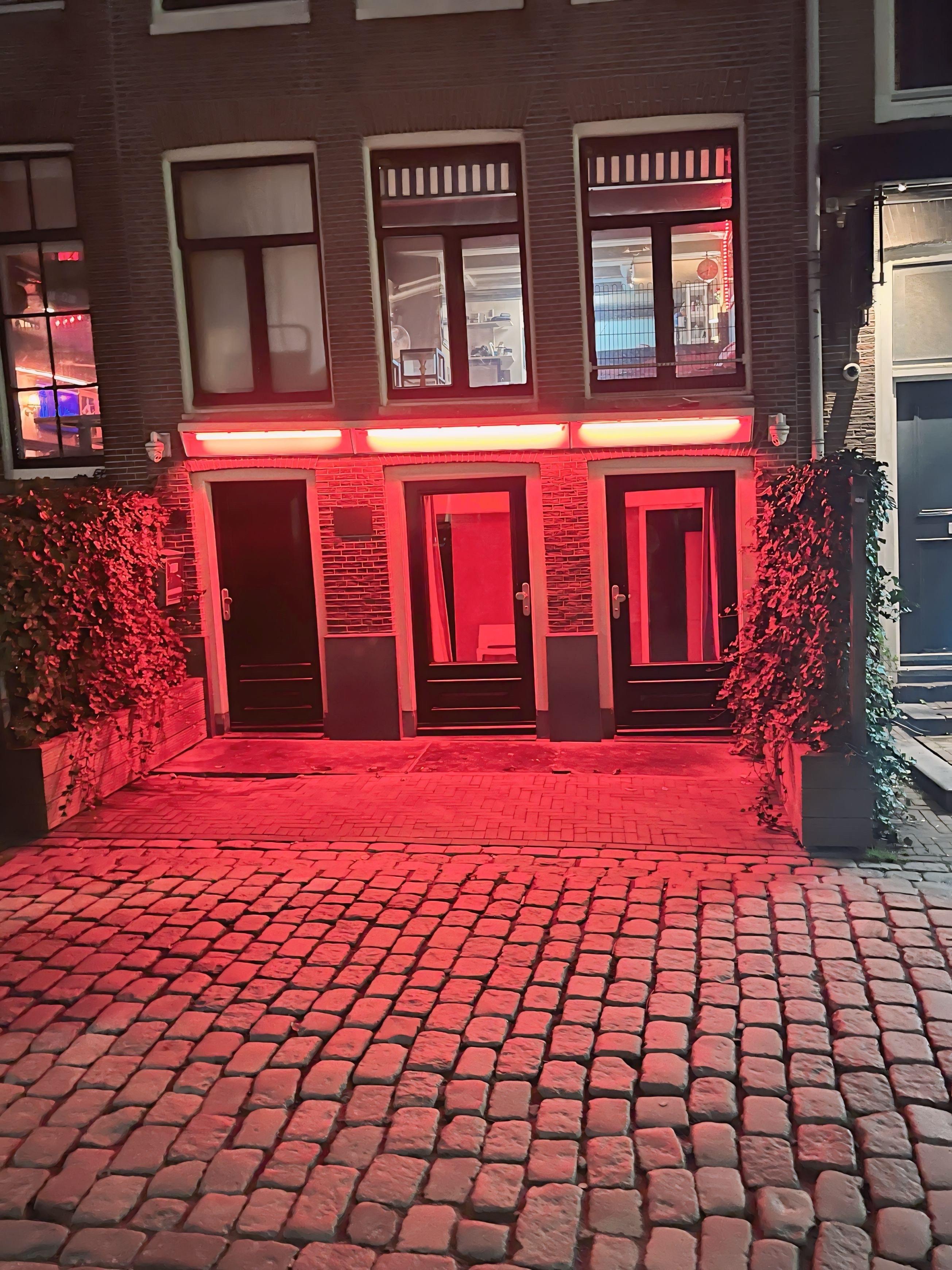 Amsterdam: Red Light District Tour in German/English for groups of 4 or more – Amsterdam, Netherlands