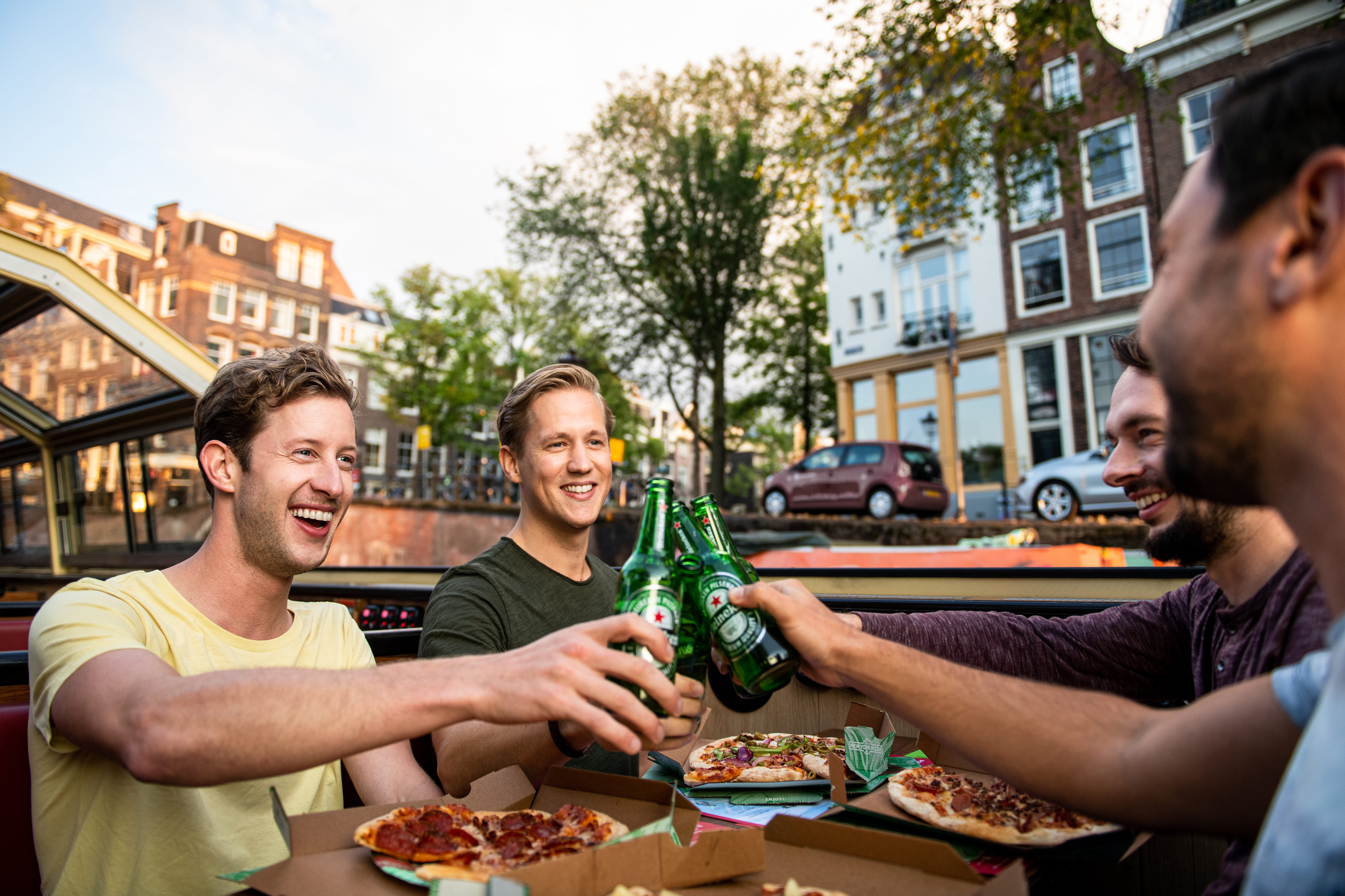 Amsterdam: The Original Pizza Dinner Cruise with Drinks – Amsterdam, Netherlands