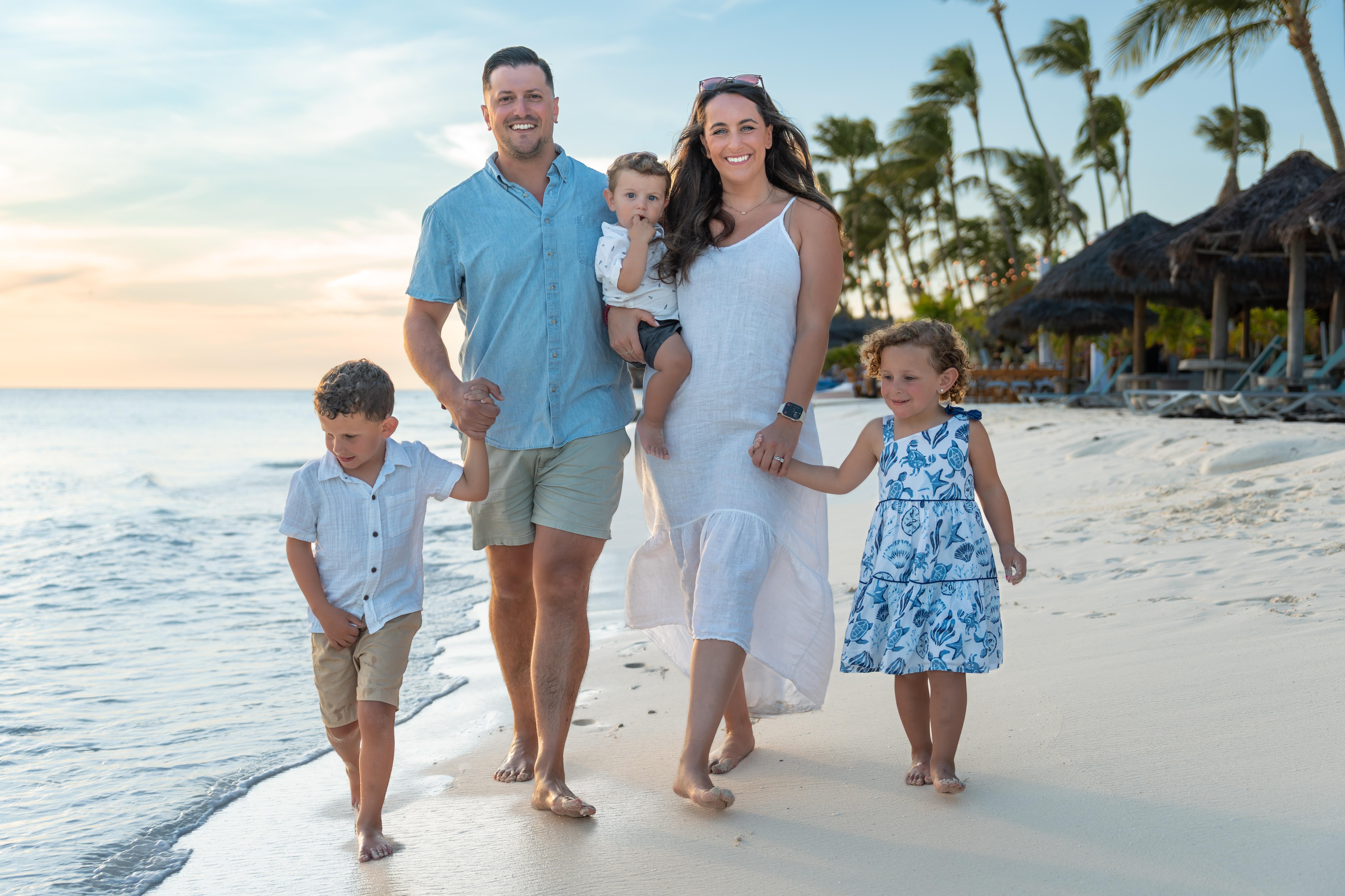 Aruba: Small Family Vacation Photoshoot at the Beach – Aruba