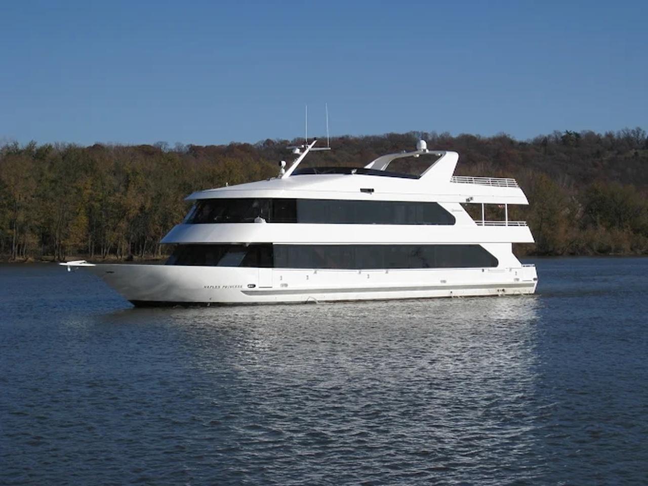 Augusta: Scenic Missouri River Cruises with Meals – Augusta, Missouri