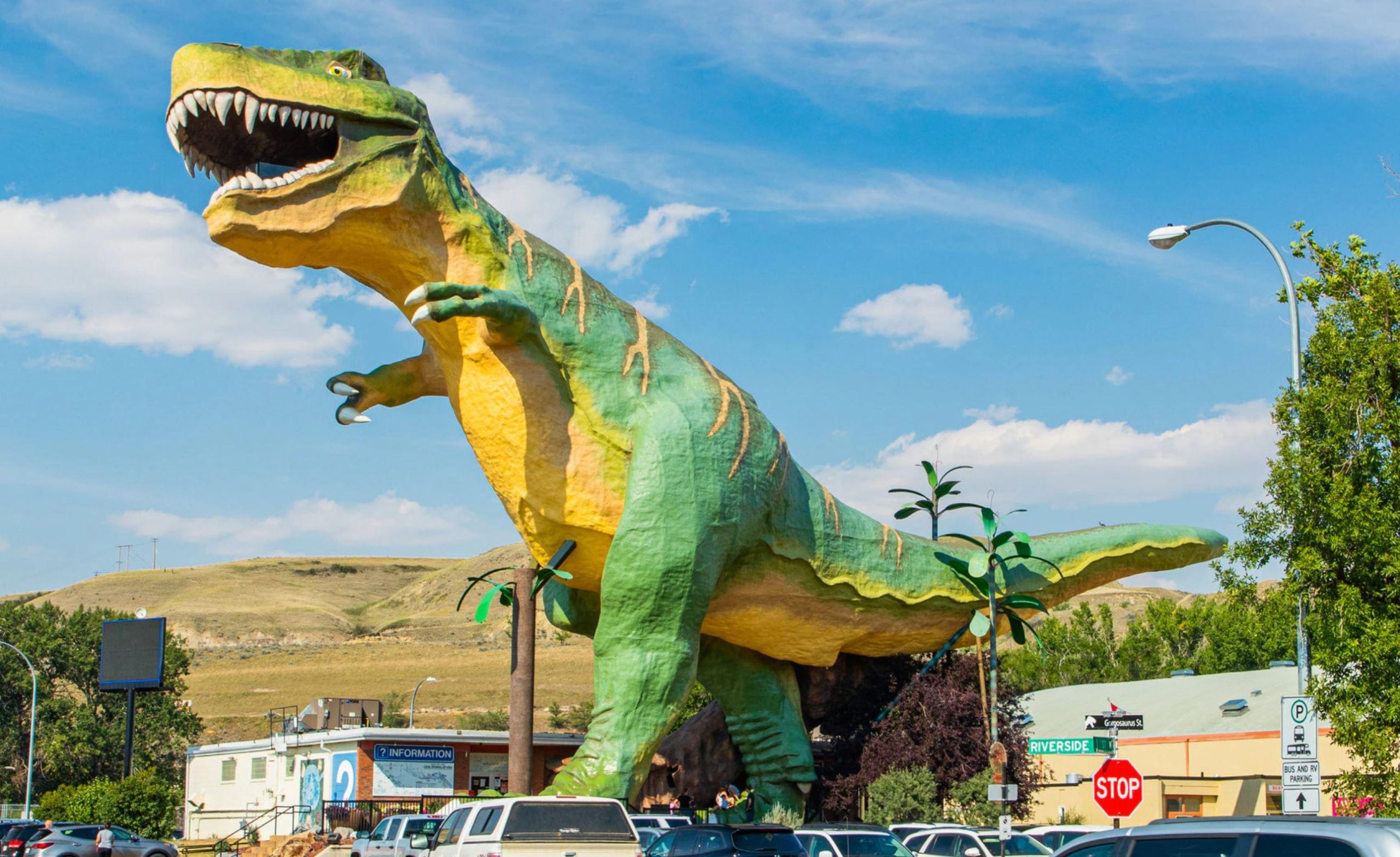 Badlands Tour: Drumheller with Museum, Hoodoos & Dinosaurs – Drumheller, Canada