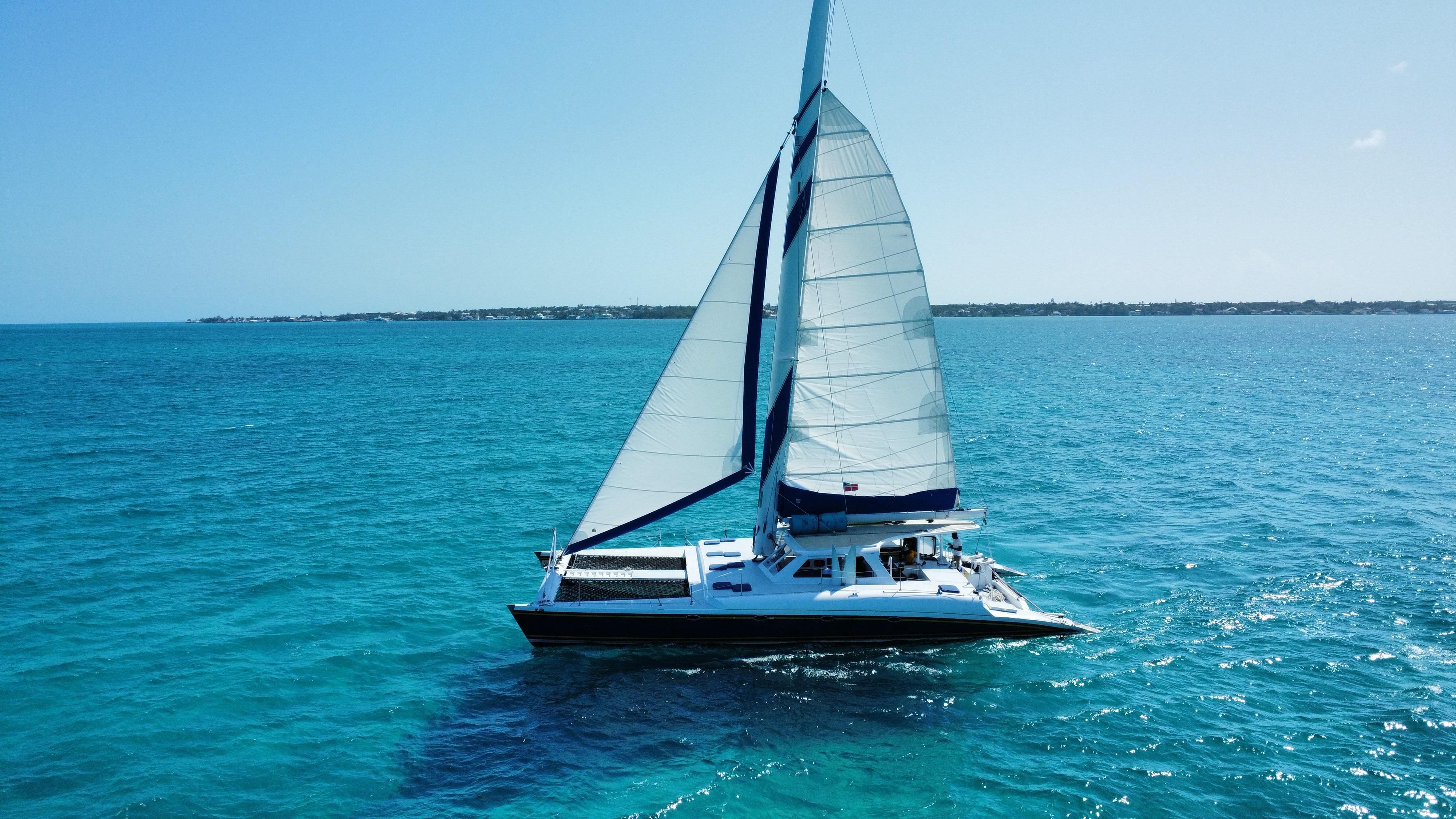 Bahamas: Swimming Pigs & Snorkeling Cruise with Lunch & Rum – Athol Island, Bahamas