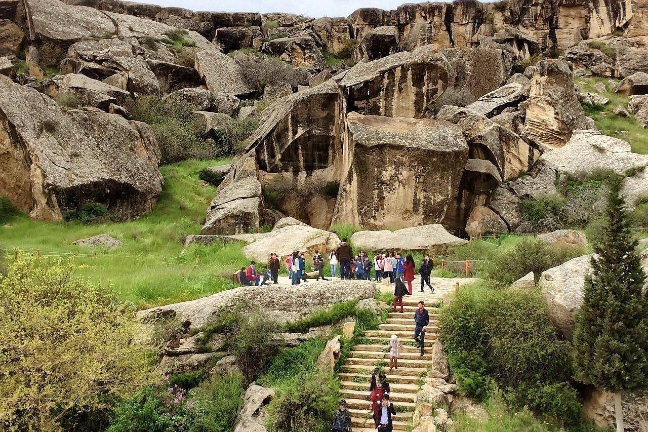 Baku: Gobustan, Mud Volcanoes, and Absheron Tour – Azerbaijan