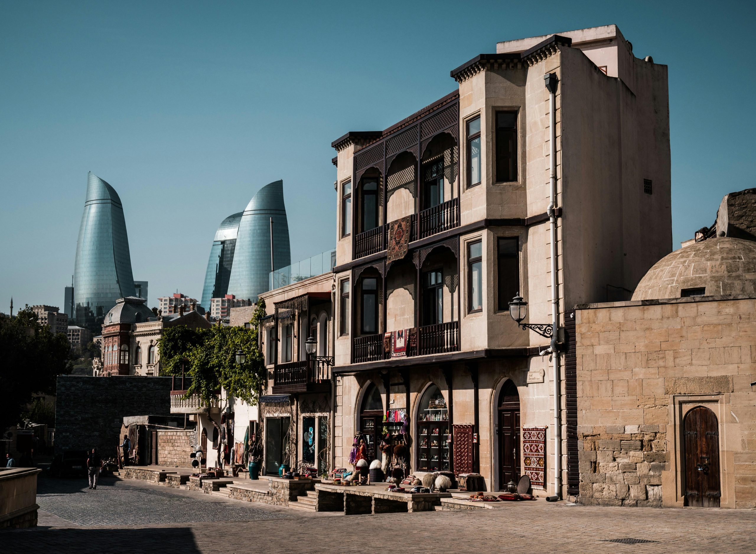 Baku Old City Wonders: A Walking Tour Through Time – Azerbaijan