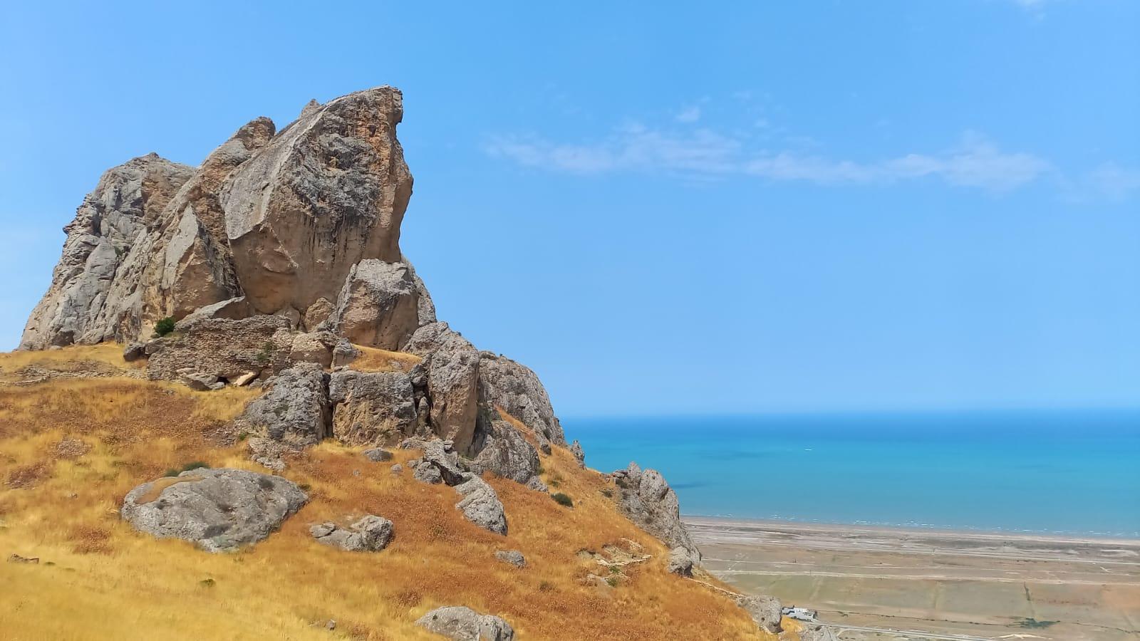 Baku: PRIVATE Pink Lake & Beshbarmag mountain Tour – Azerbaijan