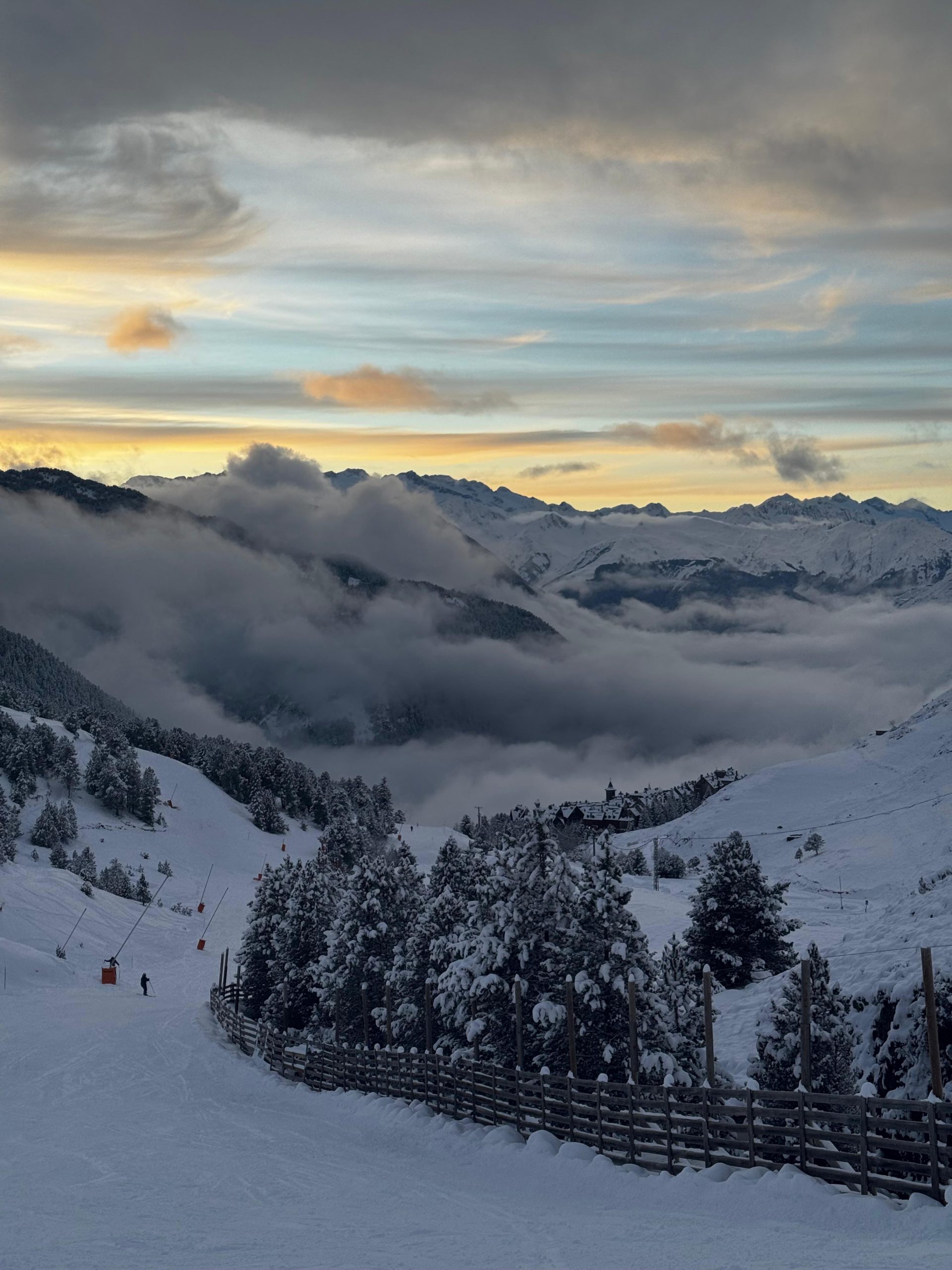 Baqueira-Beret, Val d’Aran: Full-day ski experience with a local instructor – Naut Aran, Spain