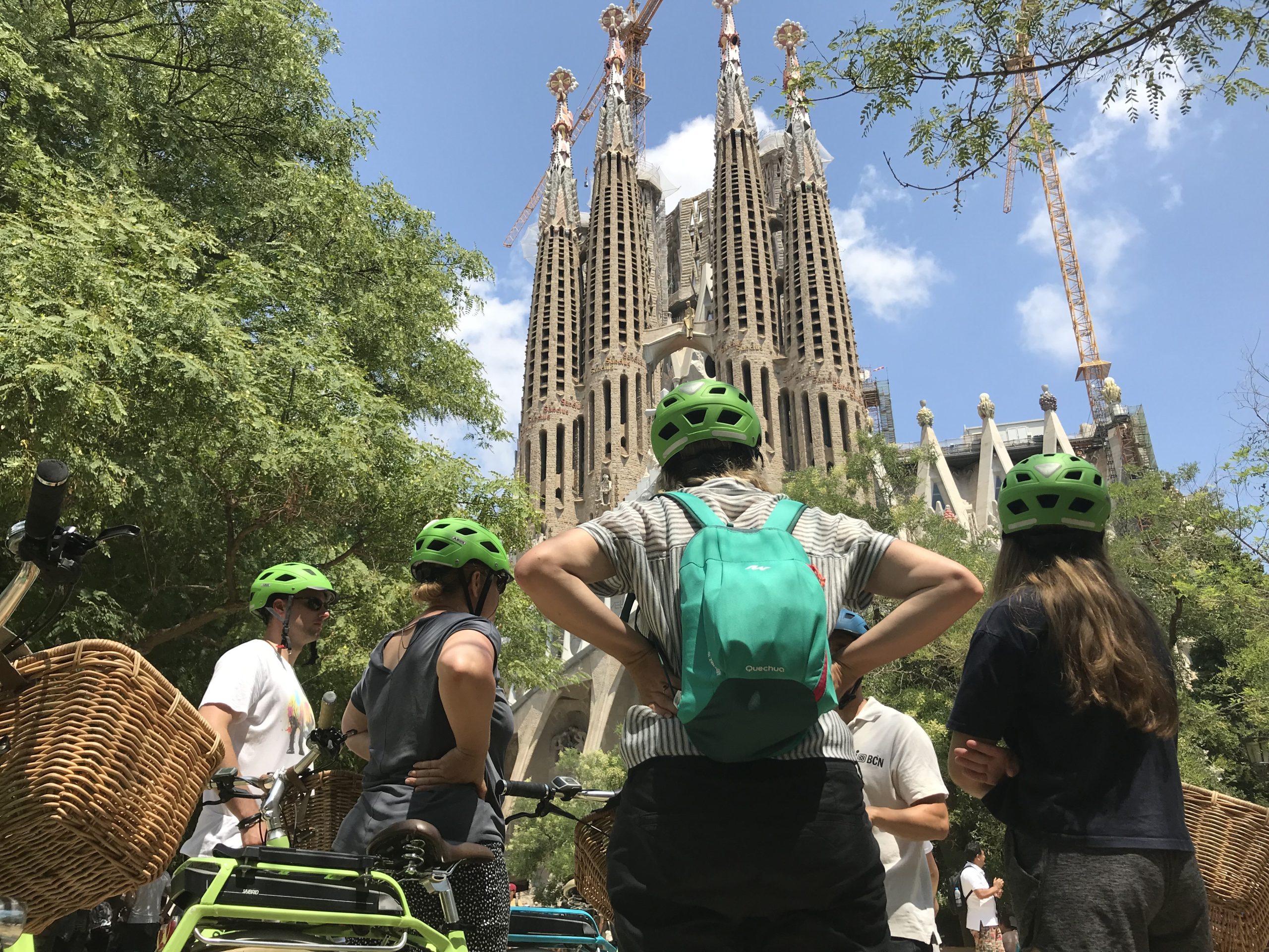 Barcelona: 2.5-Hour Bike or E-Bike Historical Tour – Barcelona, Spain