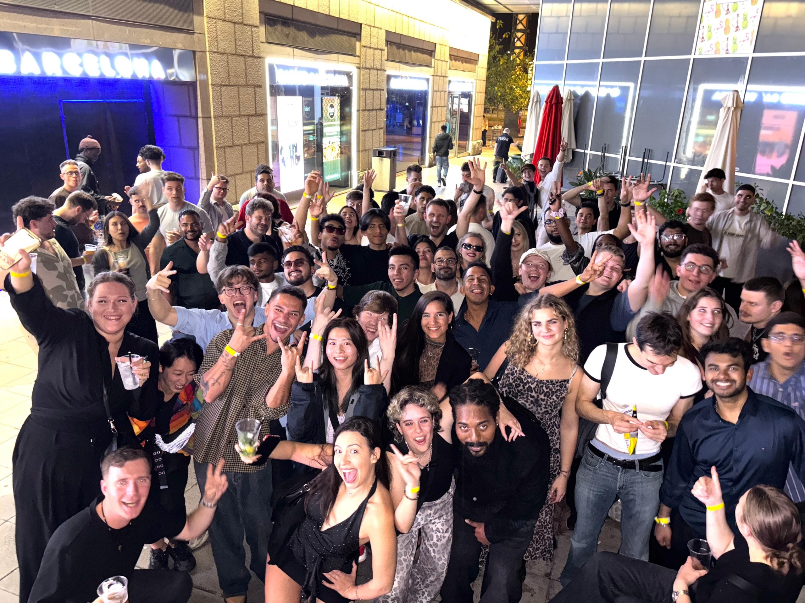 Barcelona Night Walking Tour Bars & VIP Club Pass – Barcelona, Spain